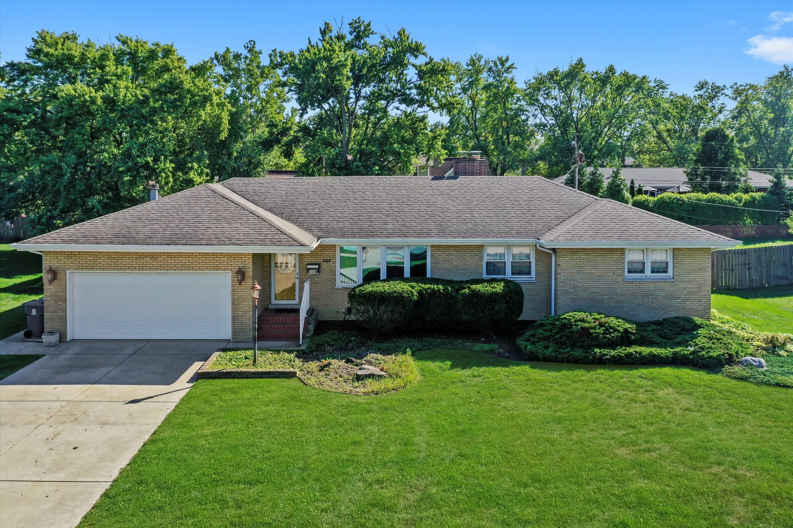 354 Oakwood Drive, Crete, IL 60417
