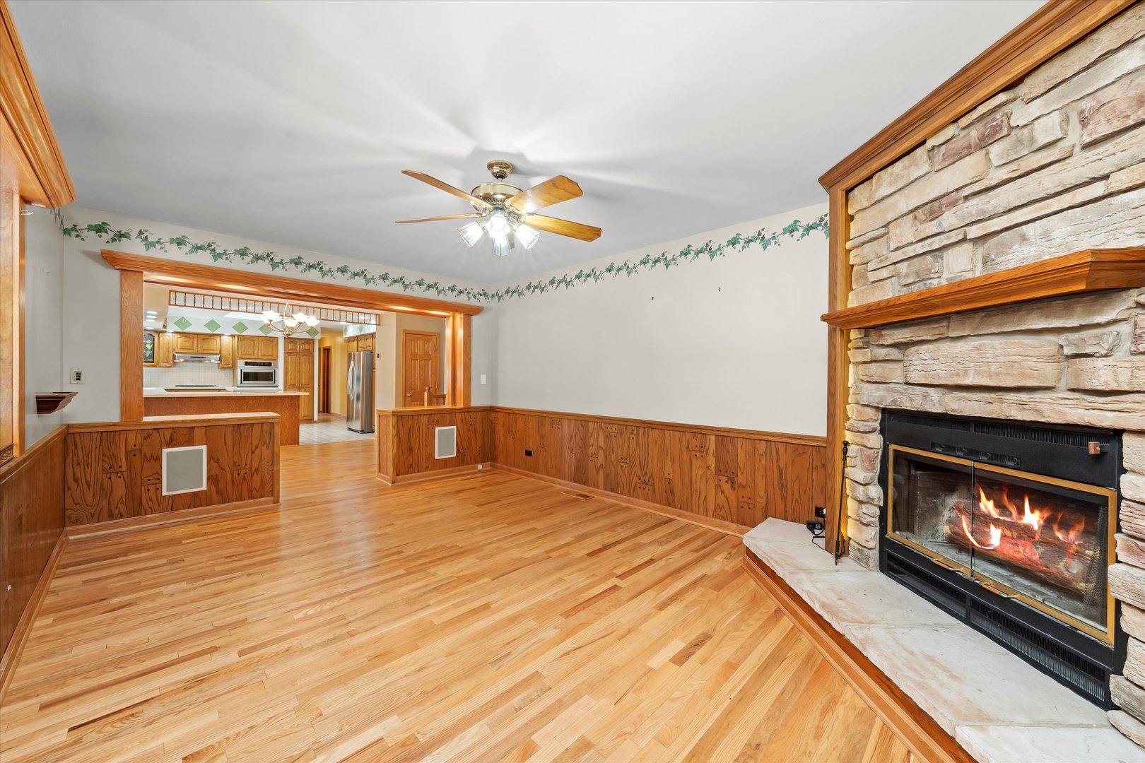 354 Oakwood Drive, Crete, IL 60417