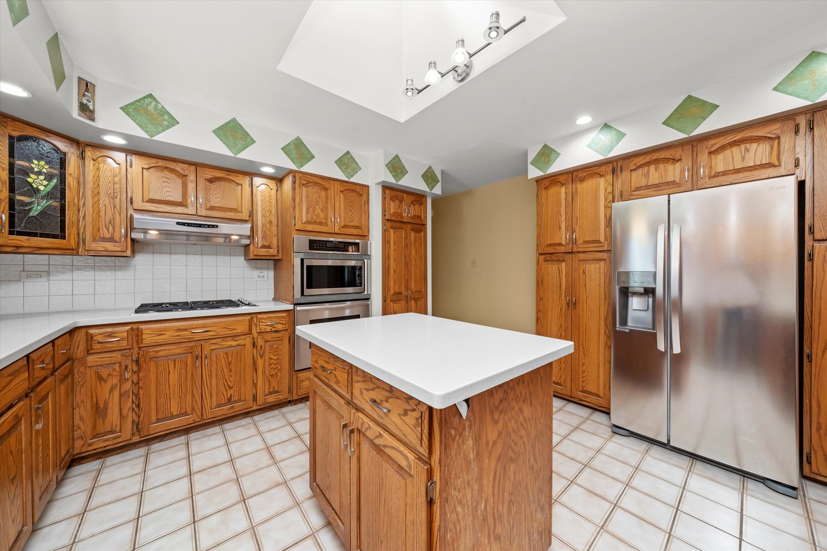 354 Oakwood Drive, Crete, IL 60417