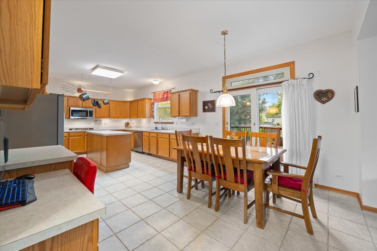 1903 Flagstone Lane, Aurora, IL 60502