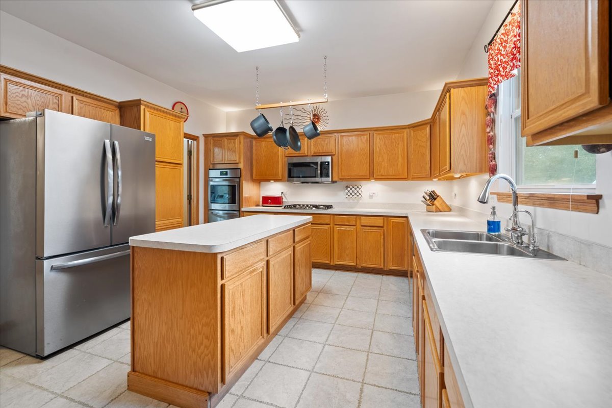 1903 Flagstone Lane, Aurora, IL 60502