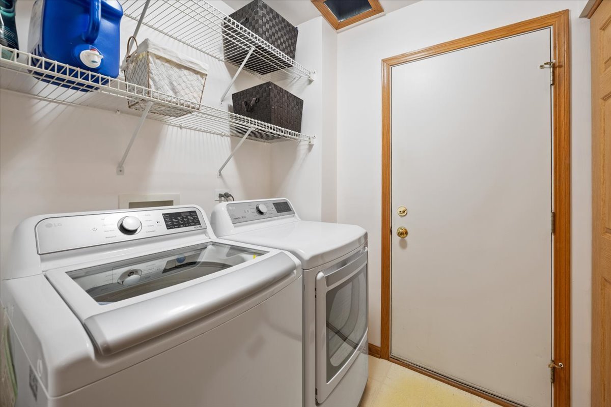 1903 Flagstone Lane, Aurora, IL 60502