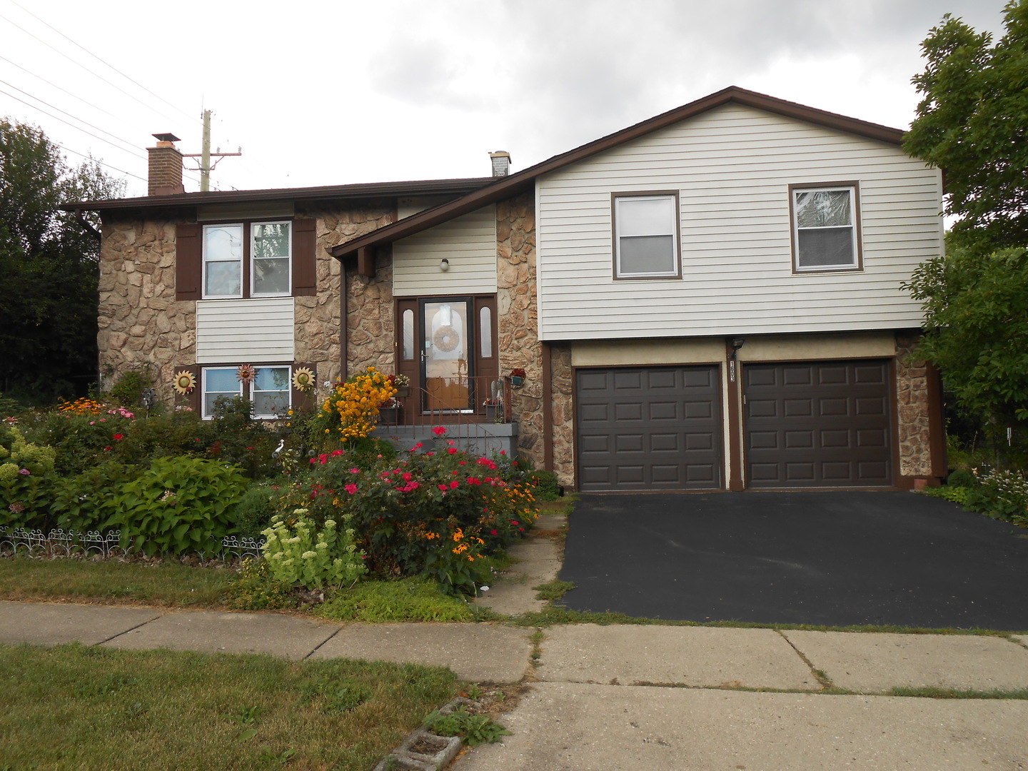 1603 Dakota Drive, Elk Grove Village, IL 60007