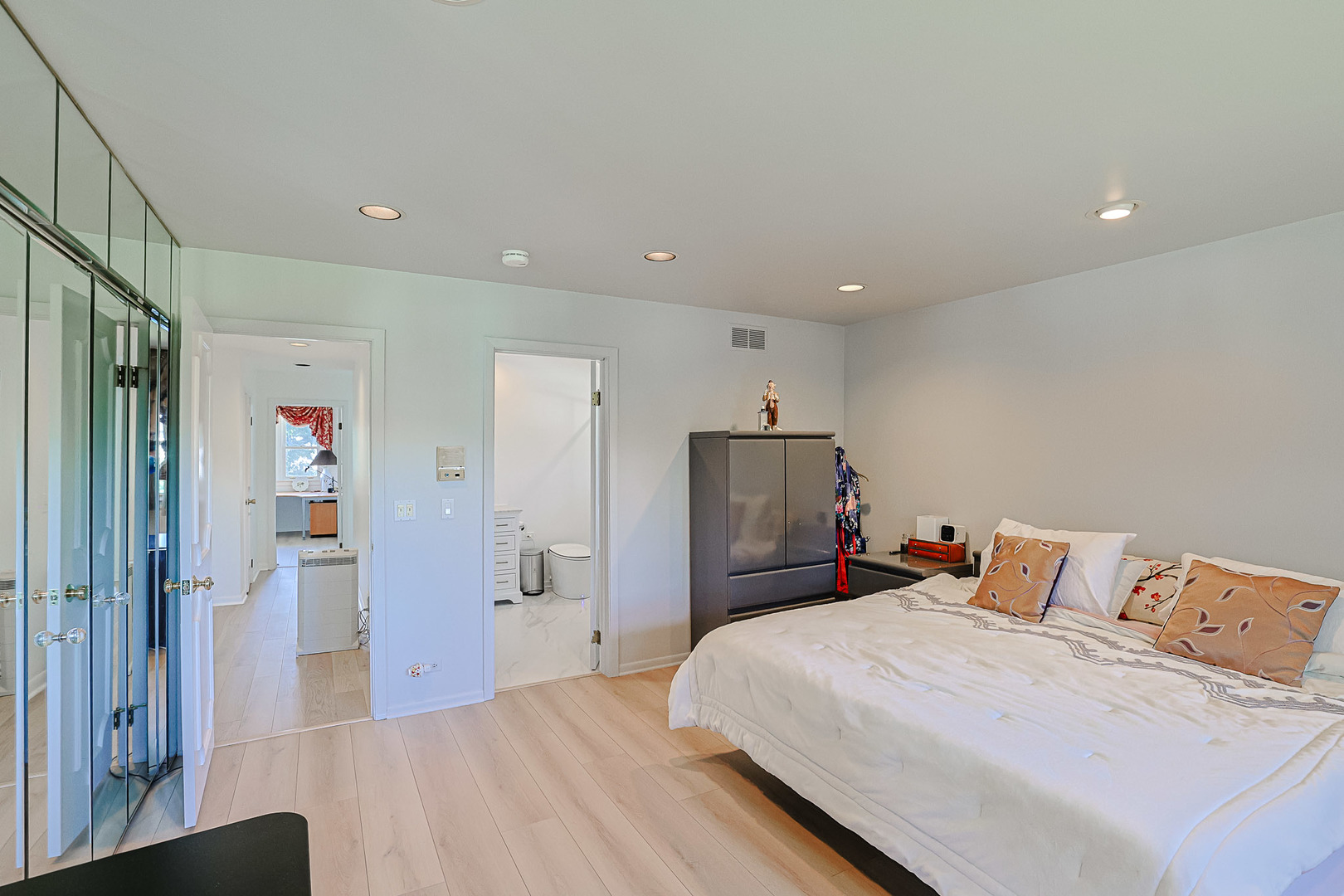 3306 Wilmette Avenue, Wilmette, IL 60091