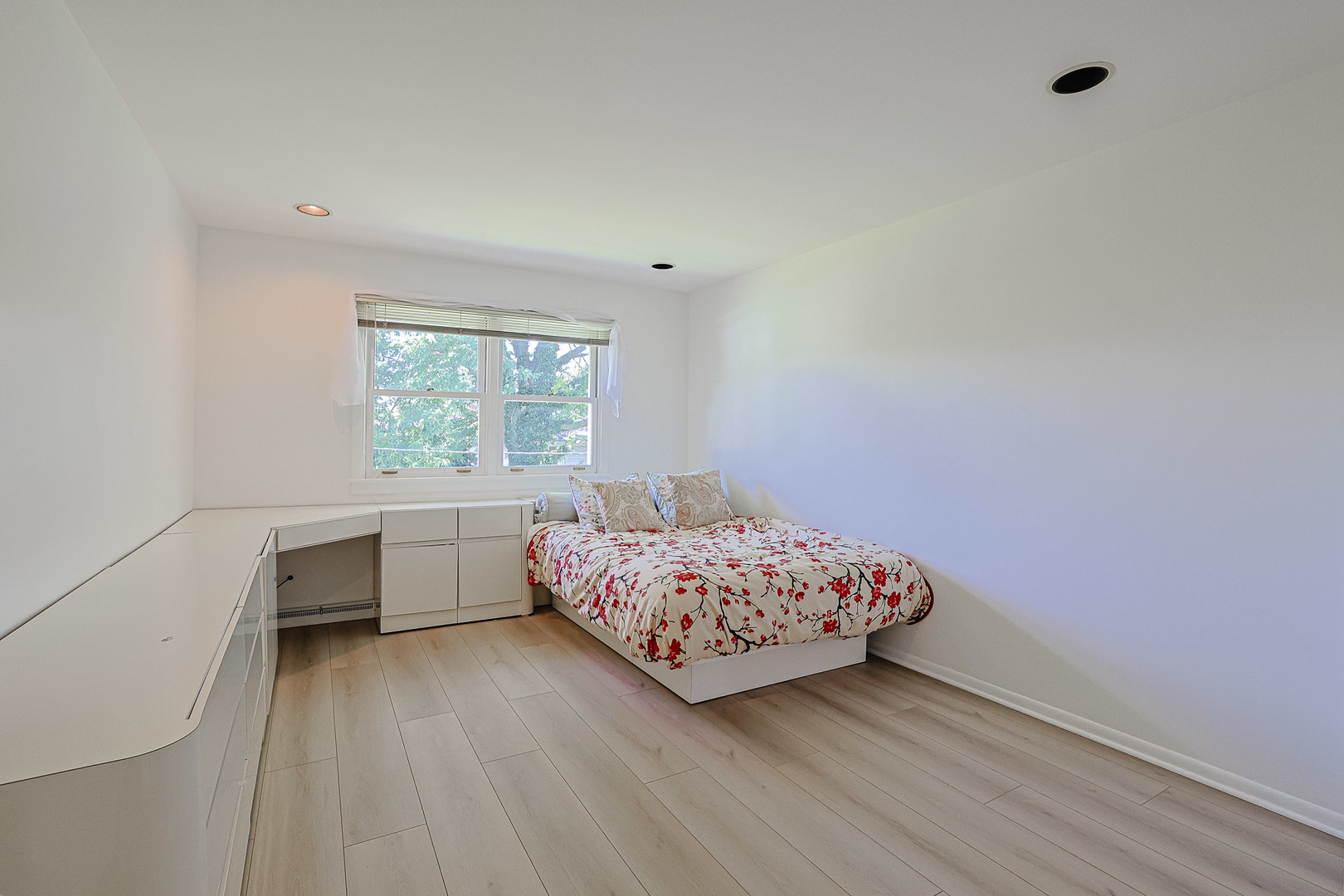 3306 Wilmette Avenue, Wilmette, IL 60091