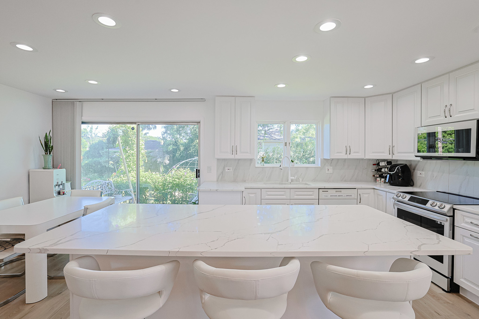 3306 Wilmette Avenue, Wilmette, IL 60091