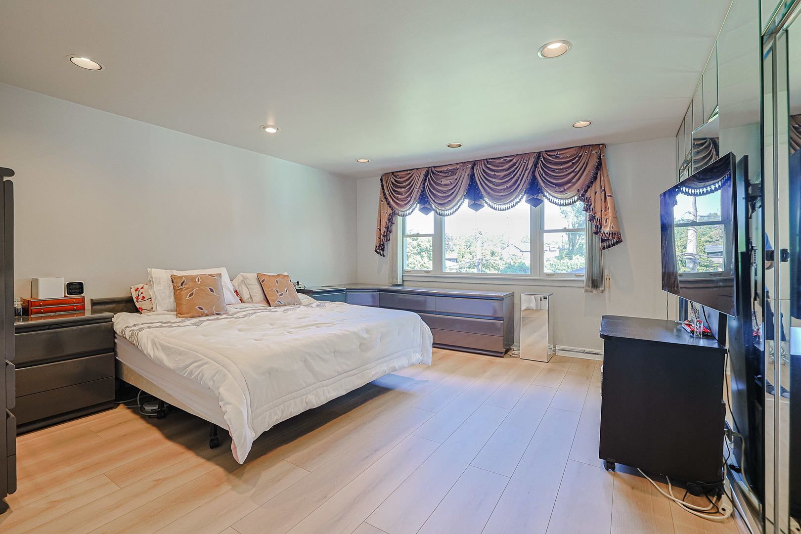 3306 Wilmette Avenue, Wilmette, IL 60091