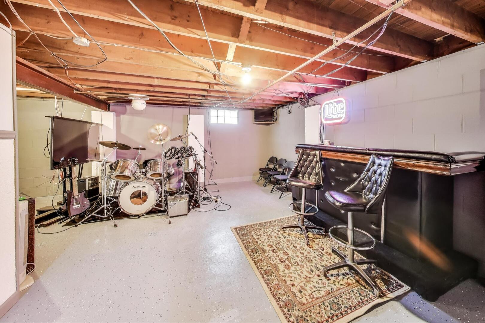 302 S Briggs Street, Joliet, IL 60433