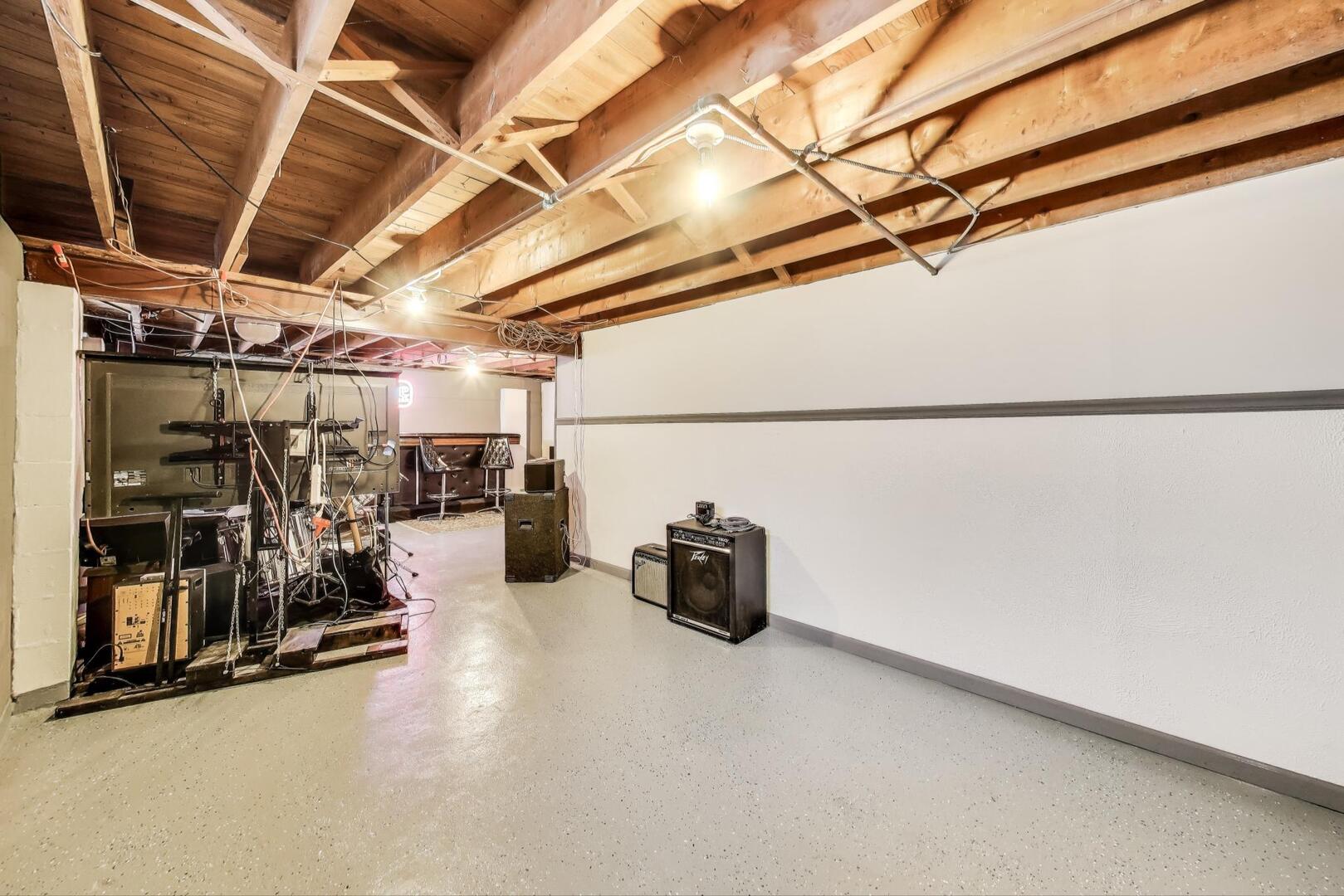 302 S Briggs Street, Joliet, IL 60433