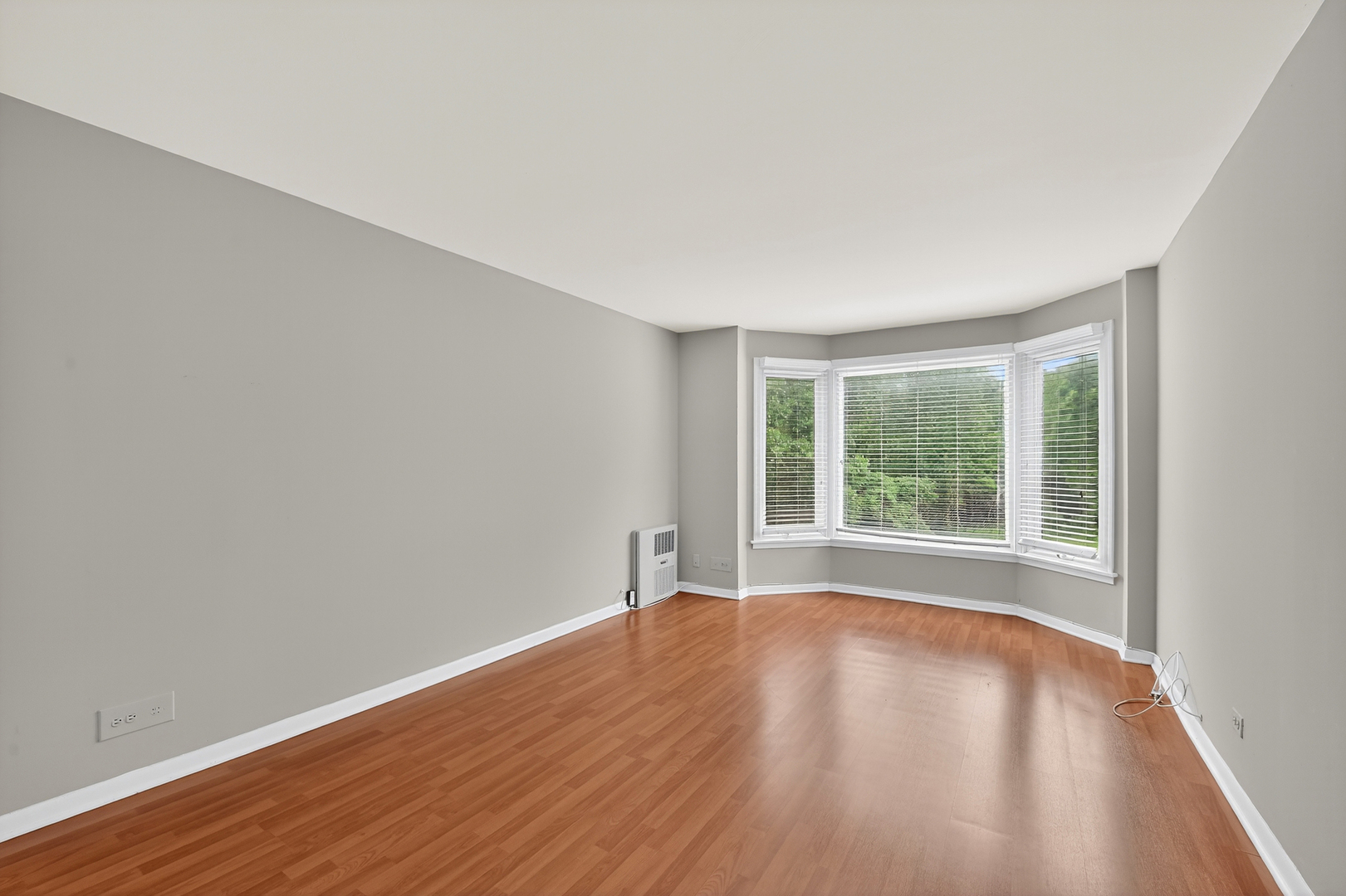 2500 Windsor Mall #1J, Park Ridge, IL 60068