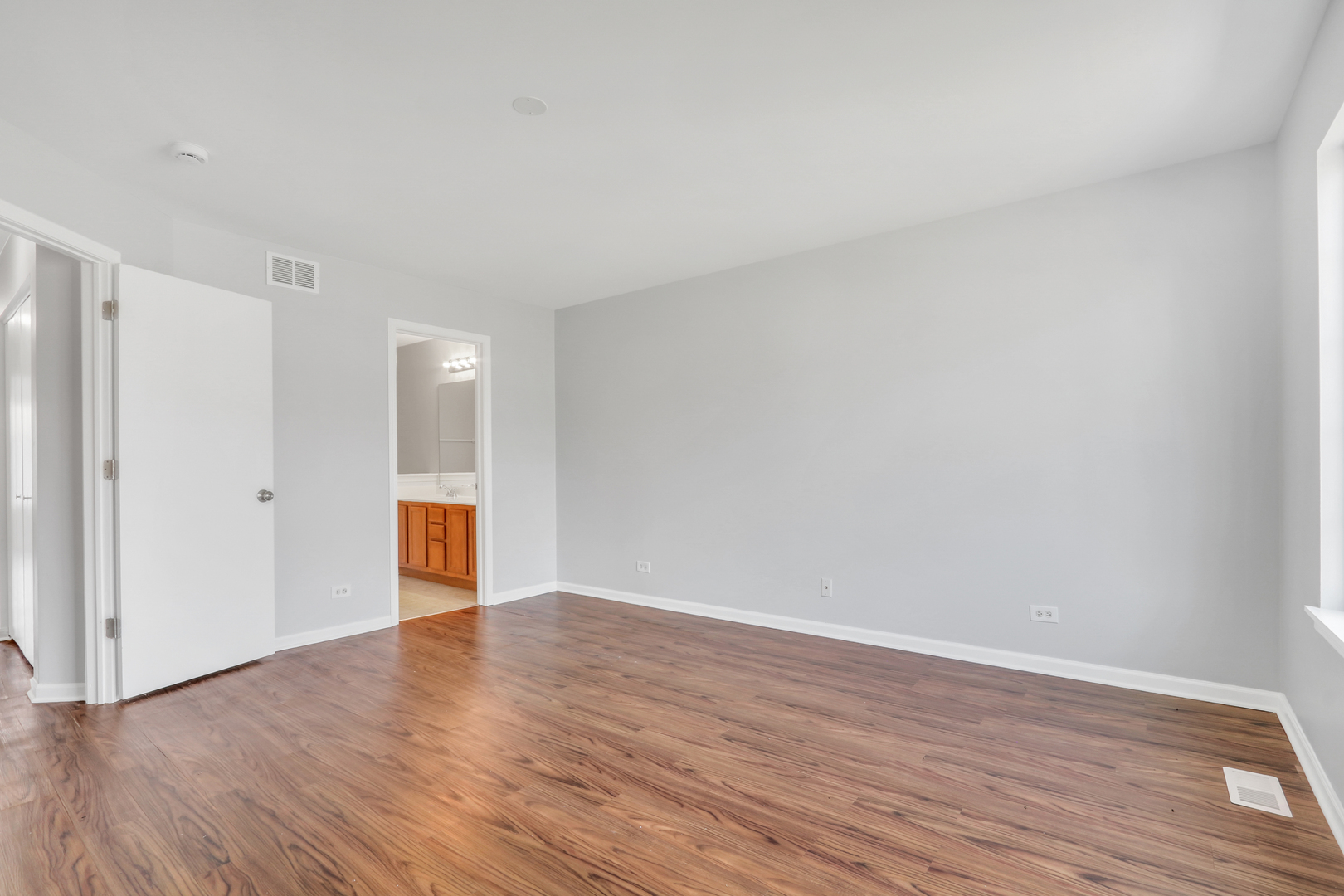 39616 N Warren Lane, Beach Park, IL 60083