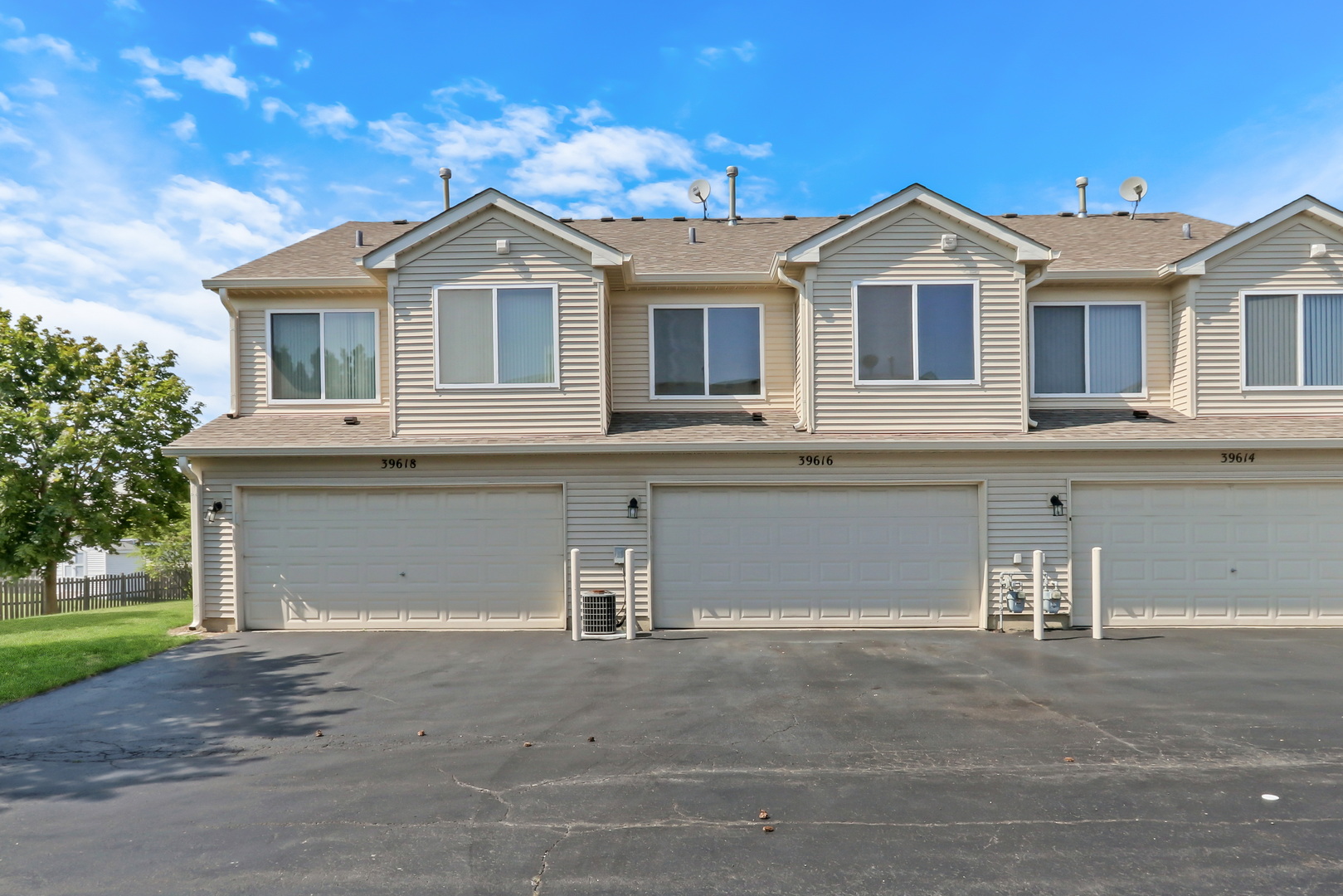 39616 N Warren Lane, Beach Park, IL 60083