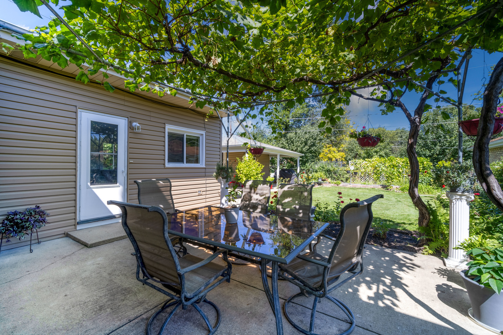 6712 Maple Street, Morton Grove, IL 60053