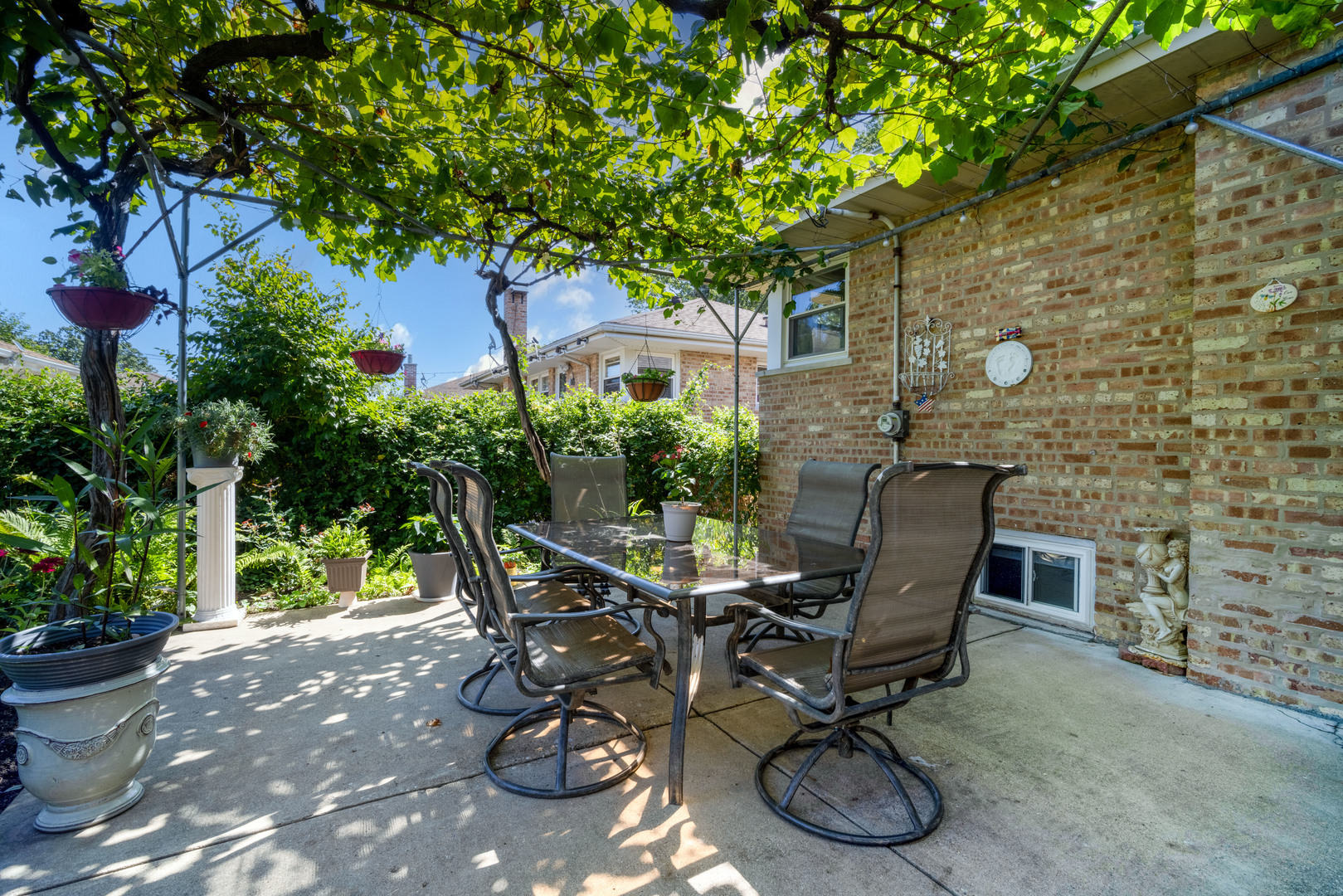 6712 Maple Street, Morton Grove, IL 60053