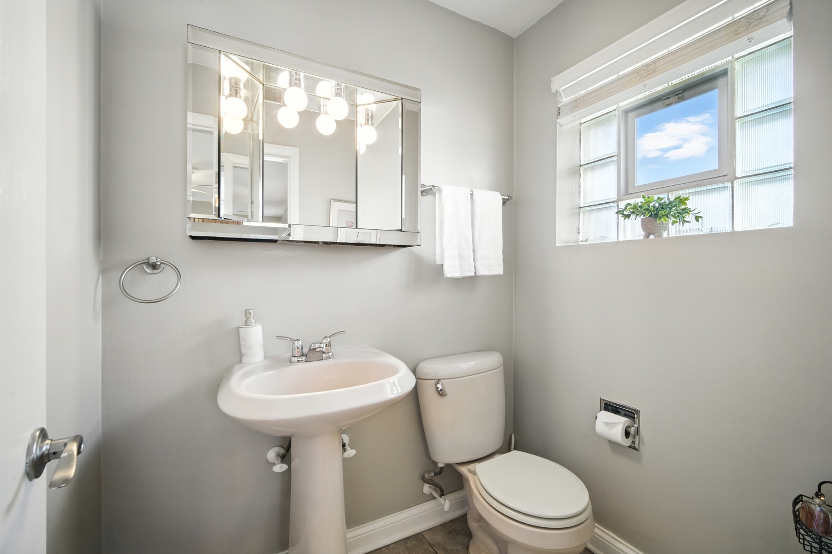 6712 Maple Street, Morton Grove, IL 60053