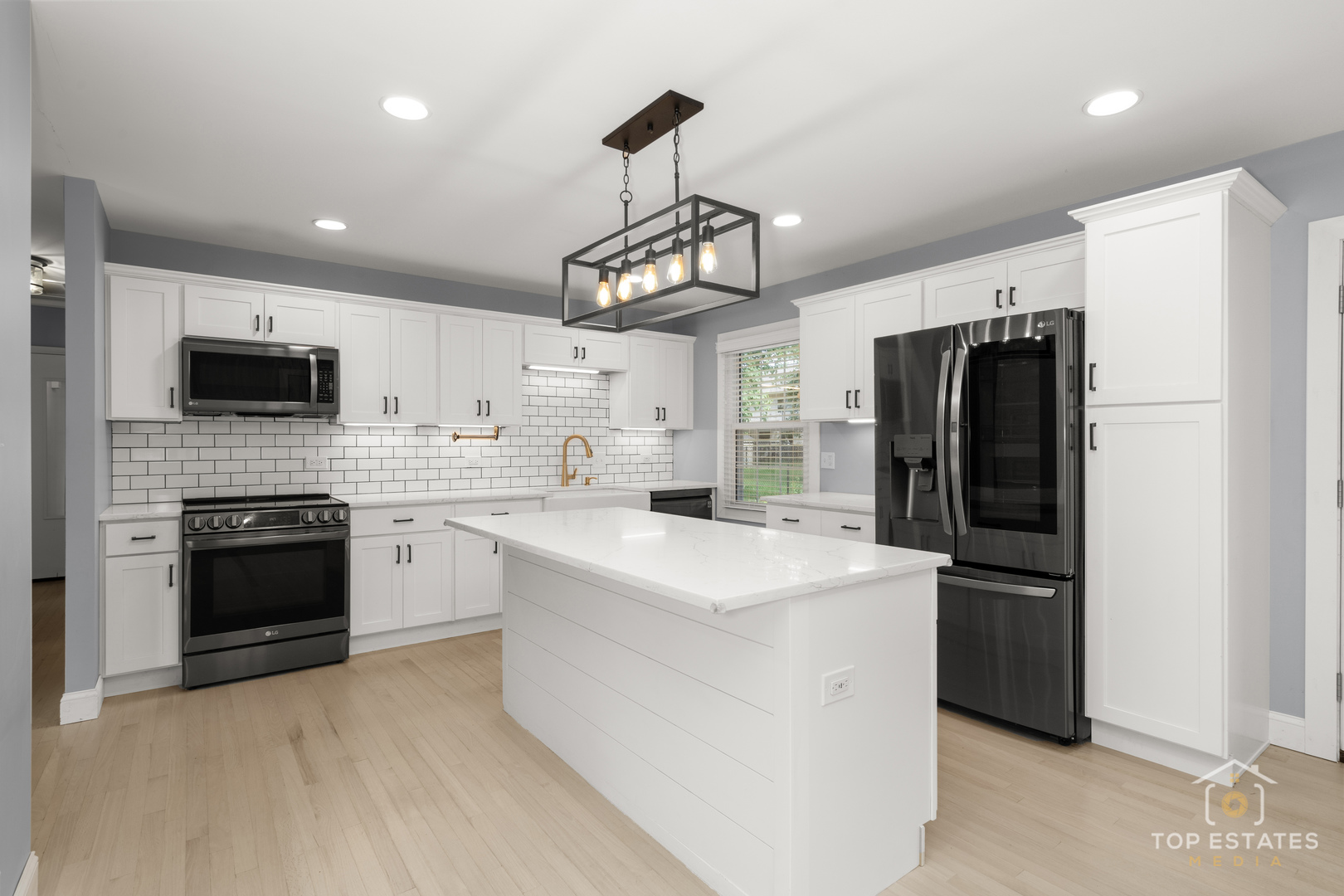 1825 N Kaspar Avenue, Arlington Heights, IL 60004