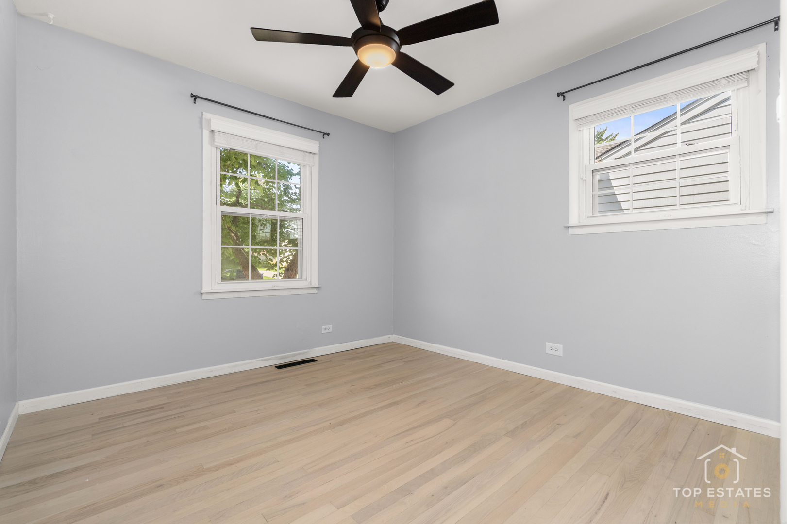 1825 N Kaspar Avenue, Arlington Heights, IL 60004