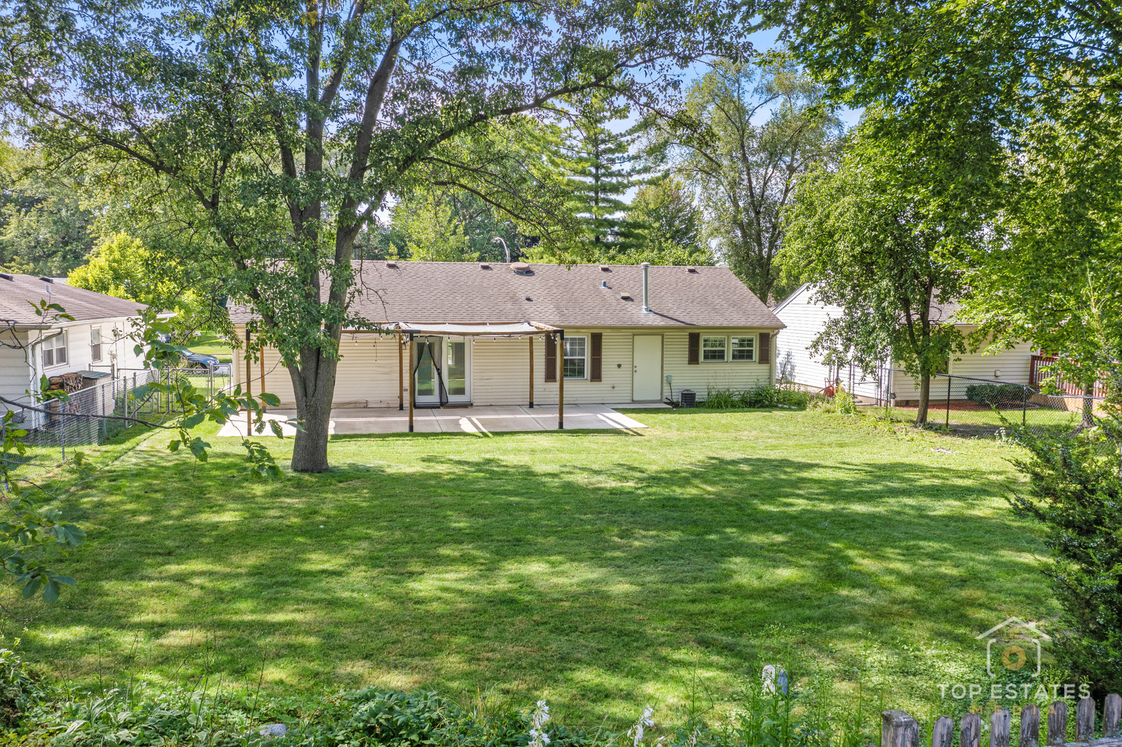 1825 N Kaspar Avenue, Arlington Heights, IL 60004