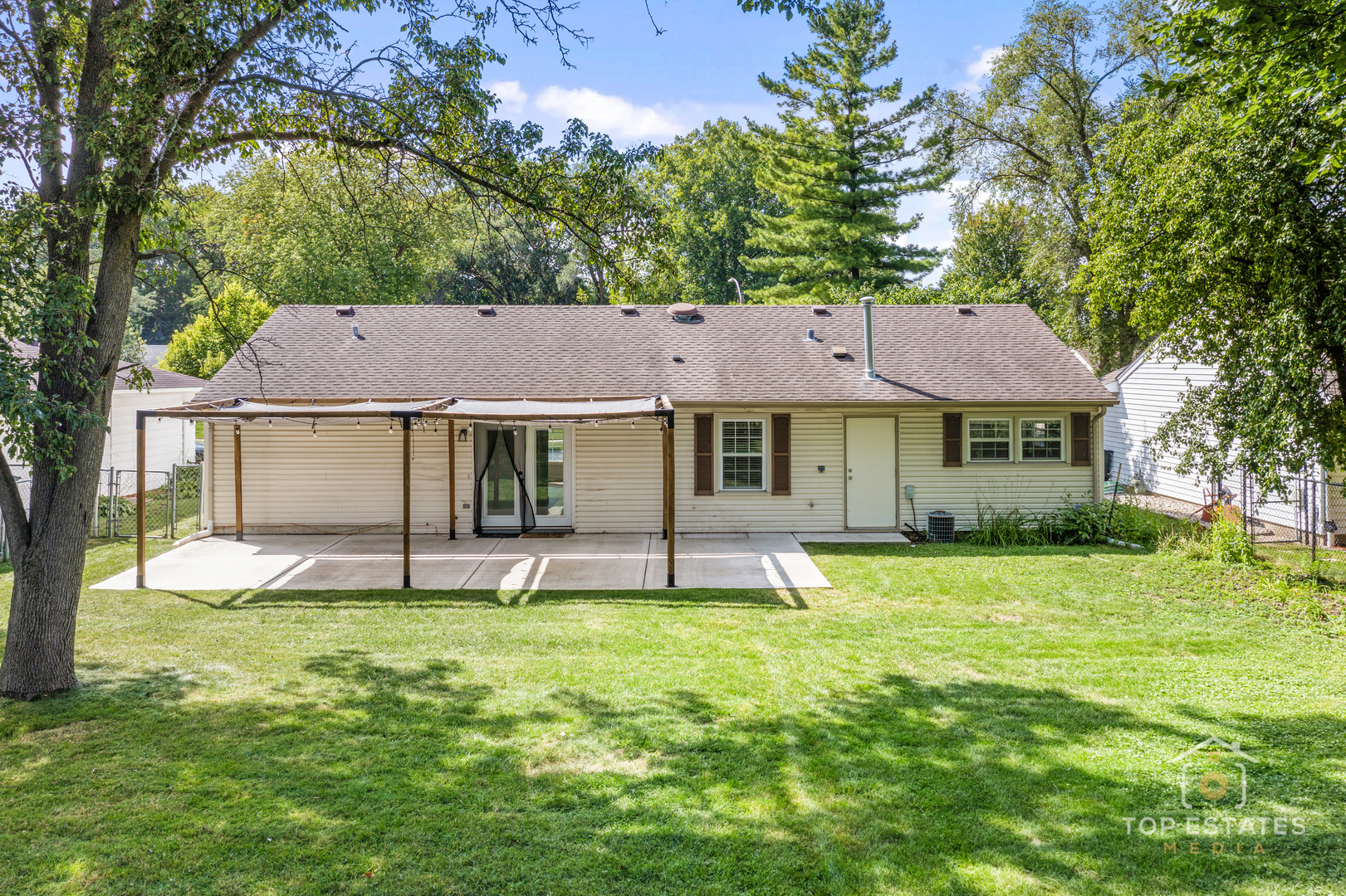 1825 N Kaspar Avenue, Arlington Heights, IL 60004