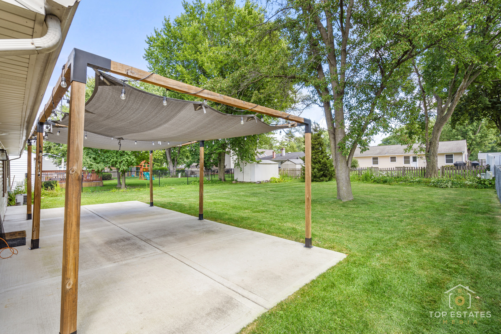 1825 N Kaspar Avenue, Arlington Heights, IL 60004