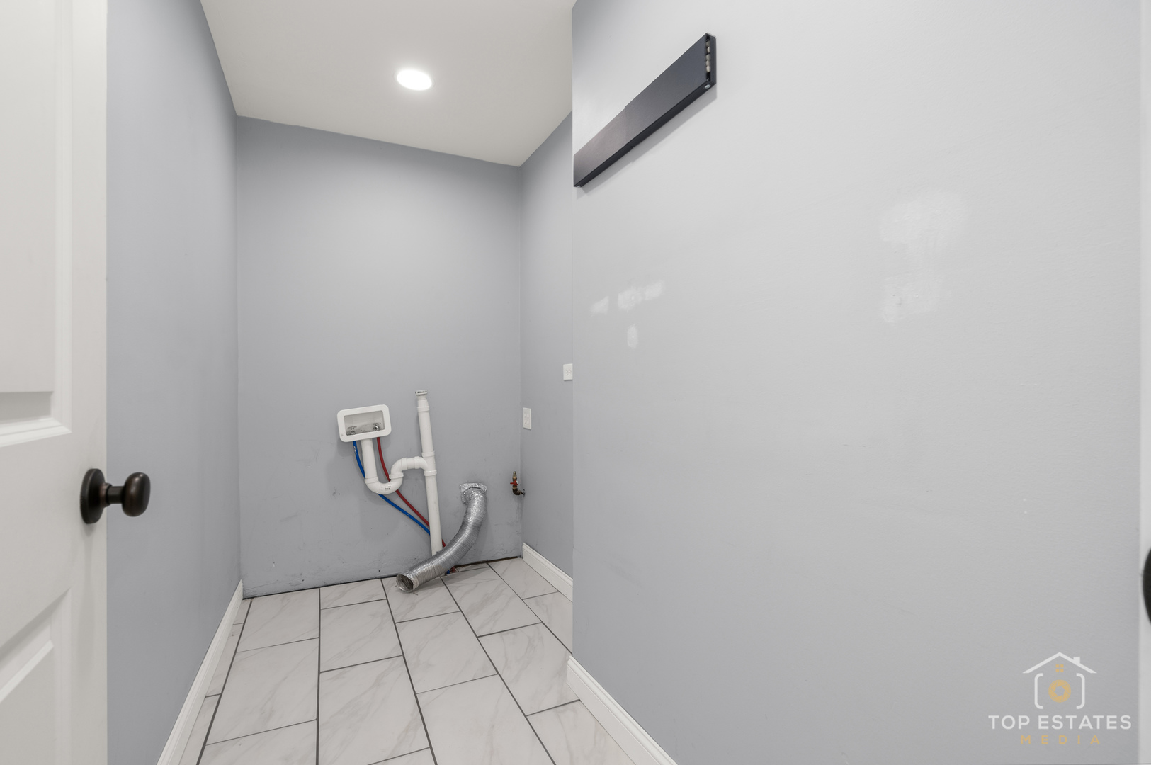 1825 N Kaspar Avenue, Arlington Heights, IL 60004