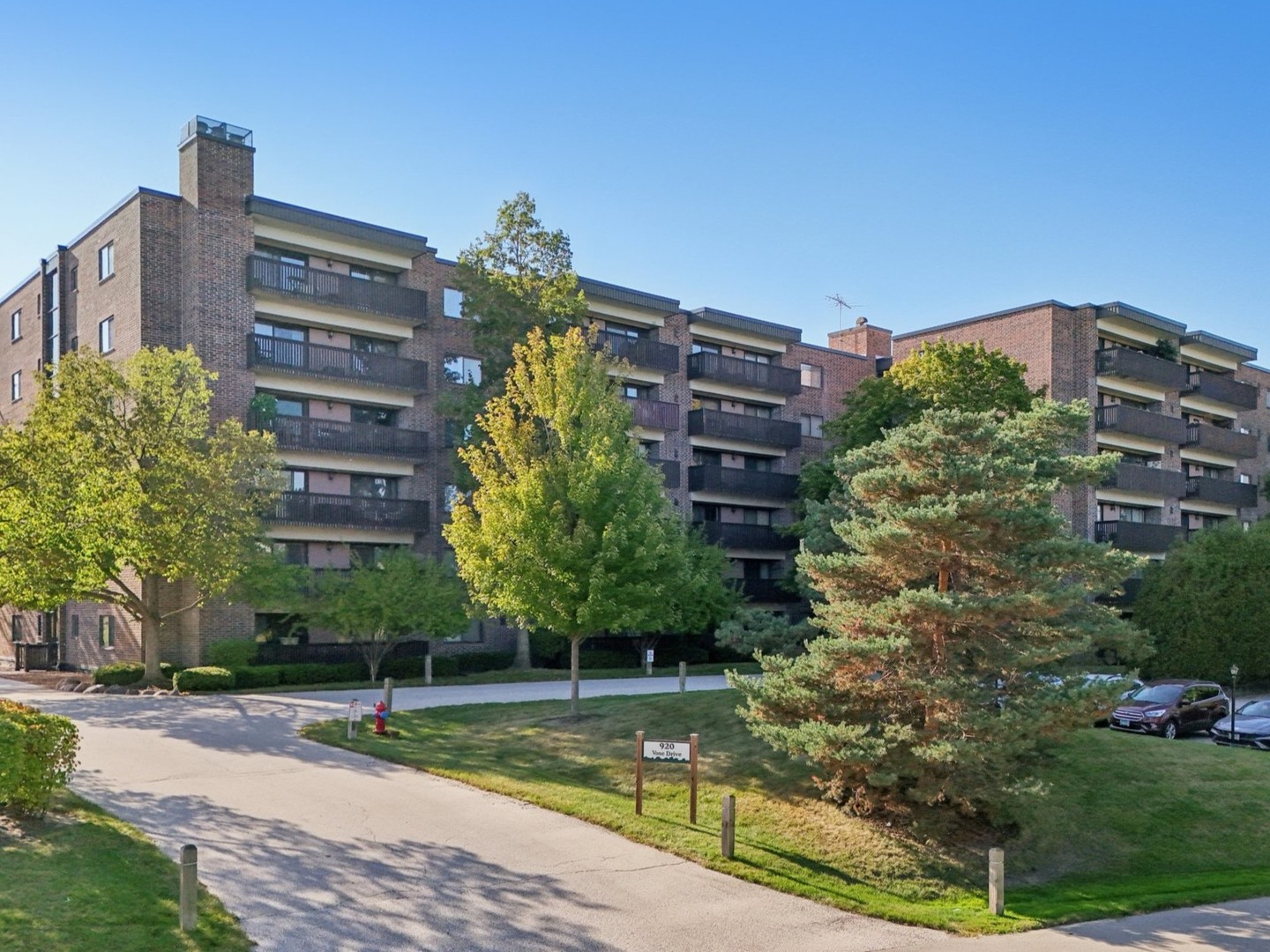 920 Vose Drive #106, Gurnee, IL 60031