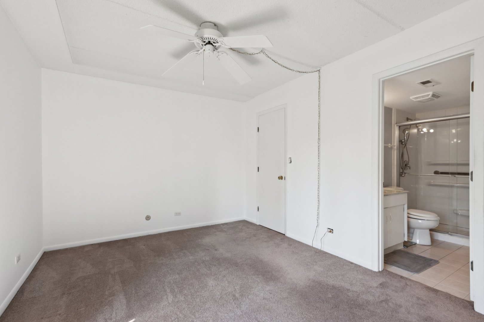 920 Vose Drive #106, Gurnee, IL 60031