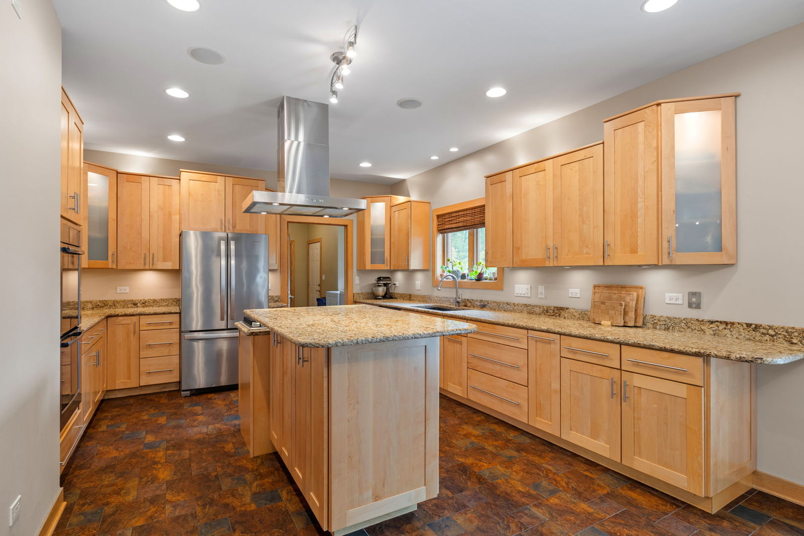 5546 Laurel Avenue, La Grange Highlands, IL 60525