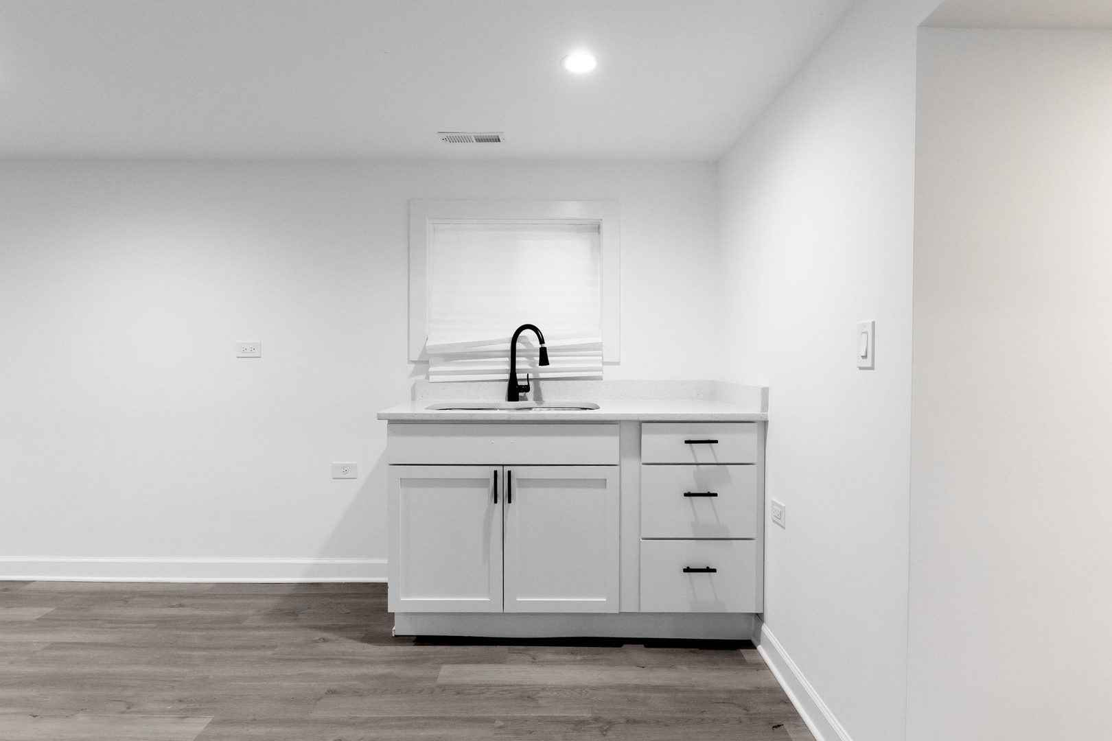 8444 S Essex Avenue, Chicago, IL 60617