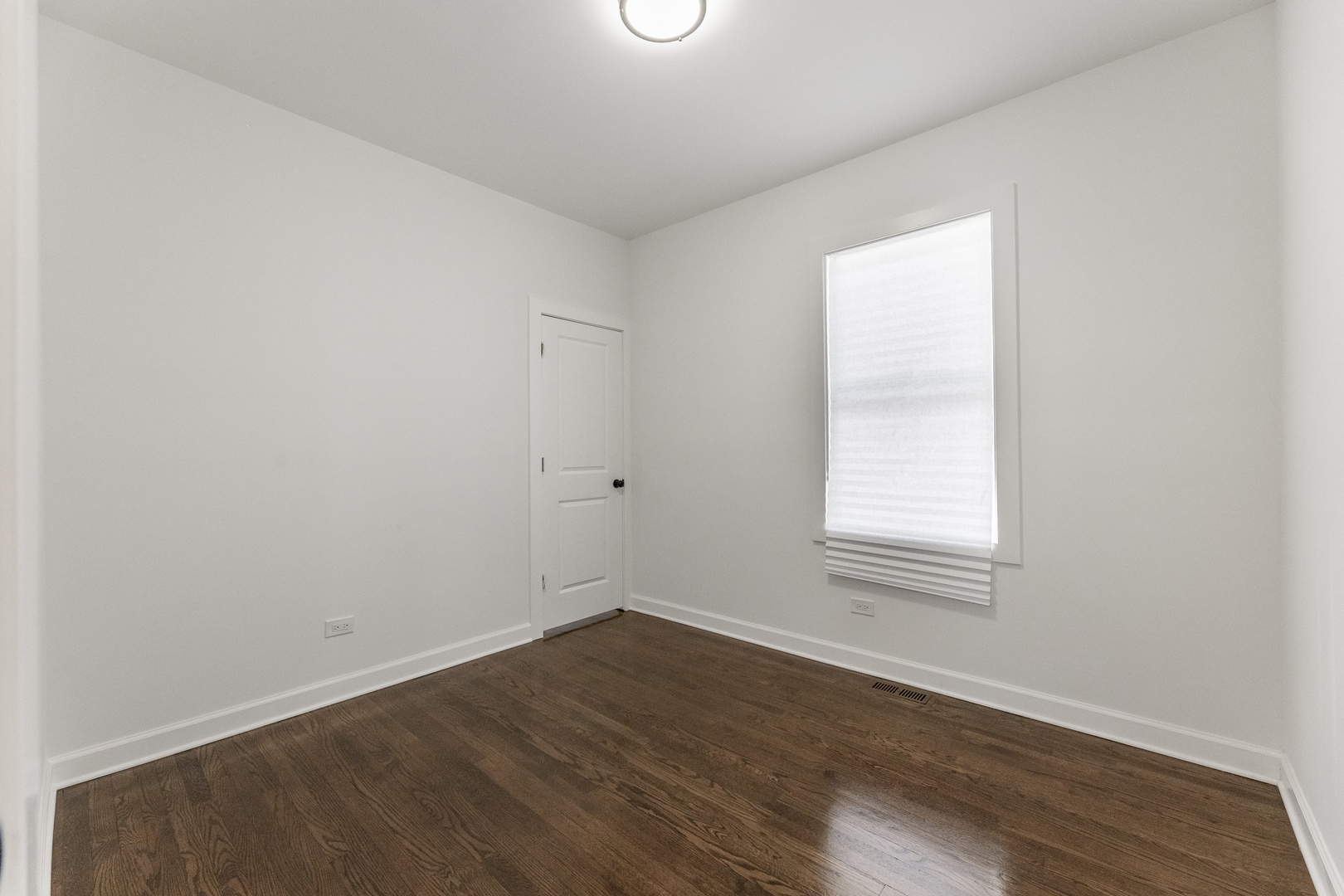 8444 S Essex Avenue, Chicago, IL 60617