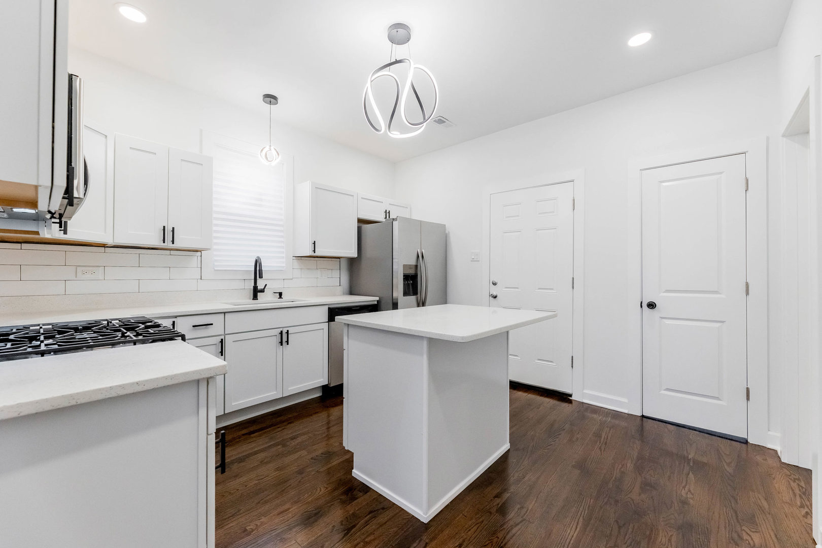 8444 S Essex Avenue, Chicago, IL 60617