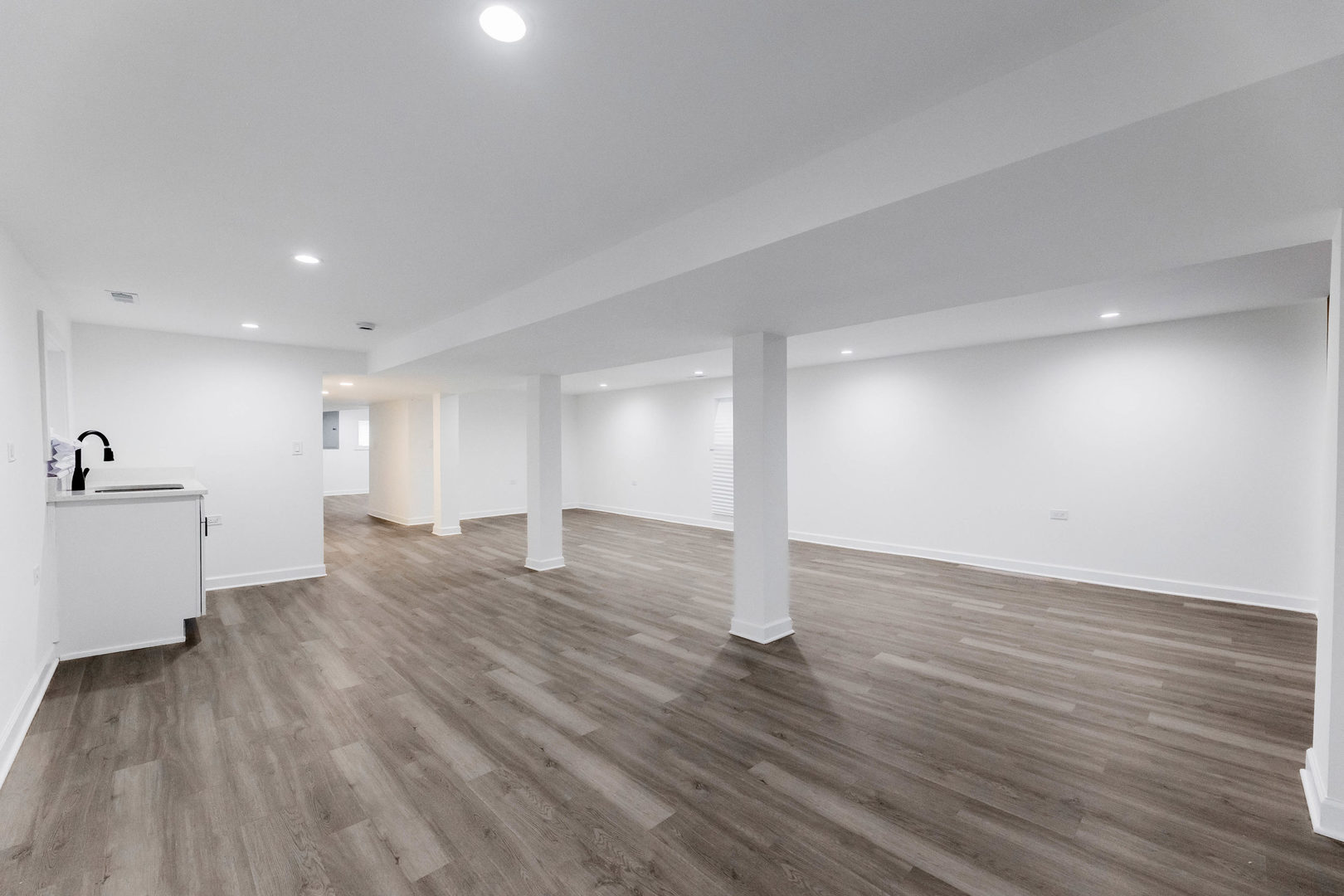 8444 S Essex Avenue, Chicago, IL 60617