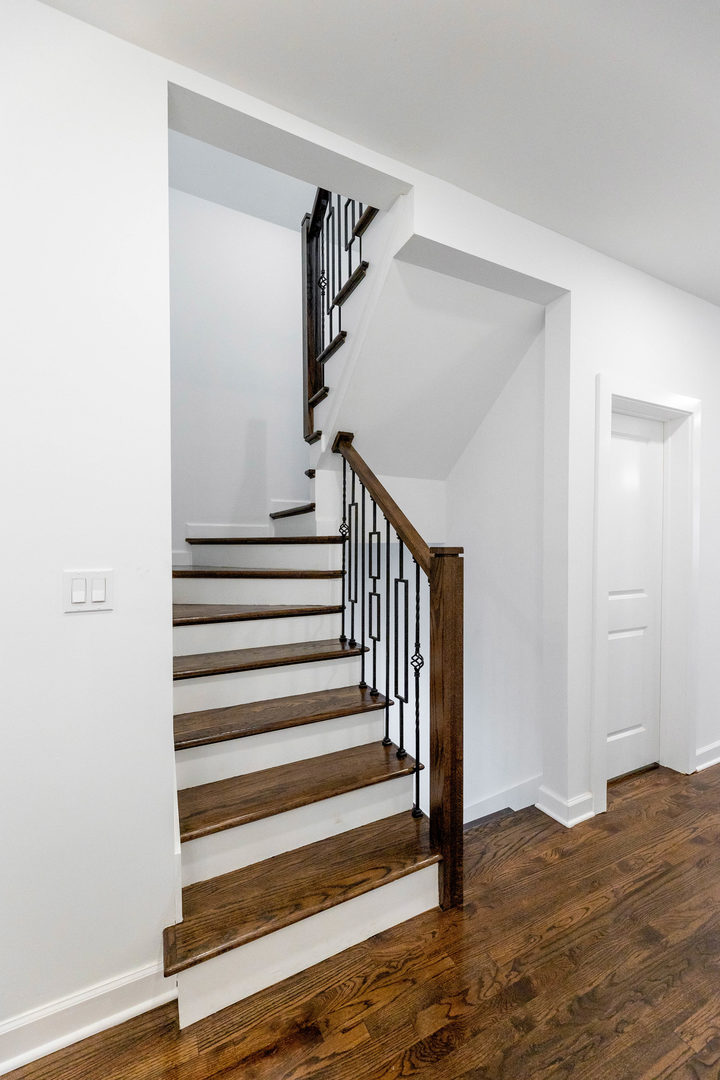 8444 S Essex Avenue, Chicago, IL 60617