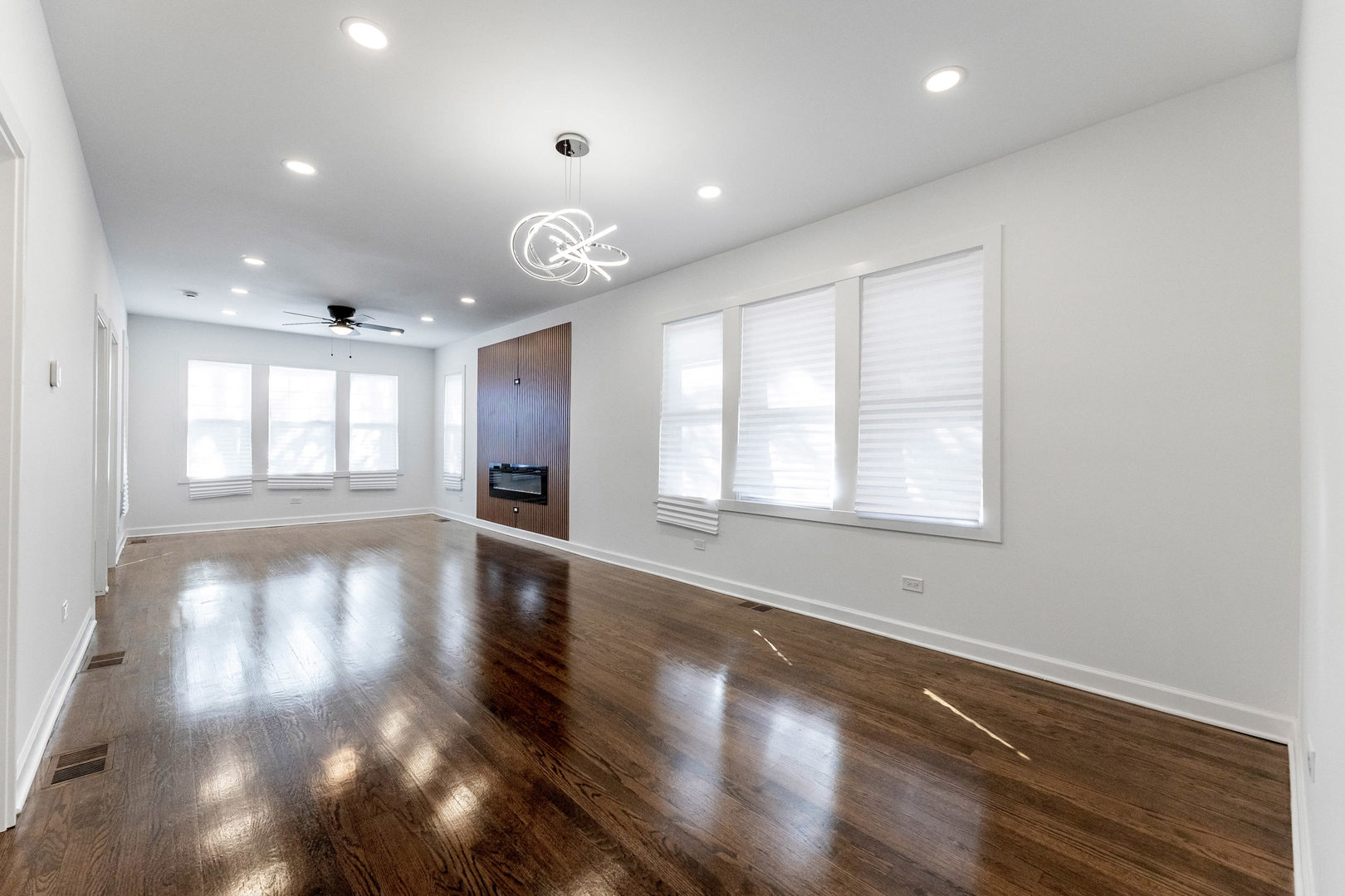 8444 S Essex Avenue, Chicago, IL 60617