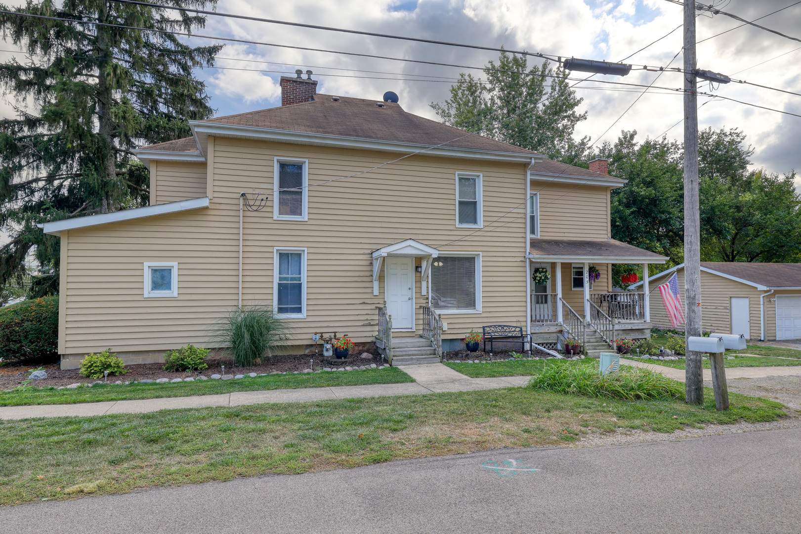 205 W Pierce Street, Elburn, IL 60119