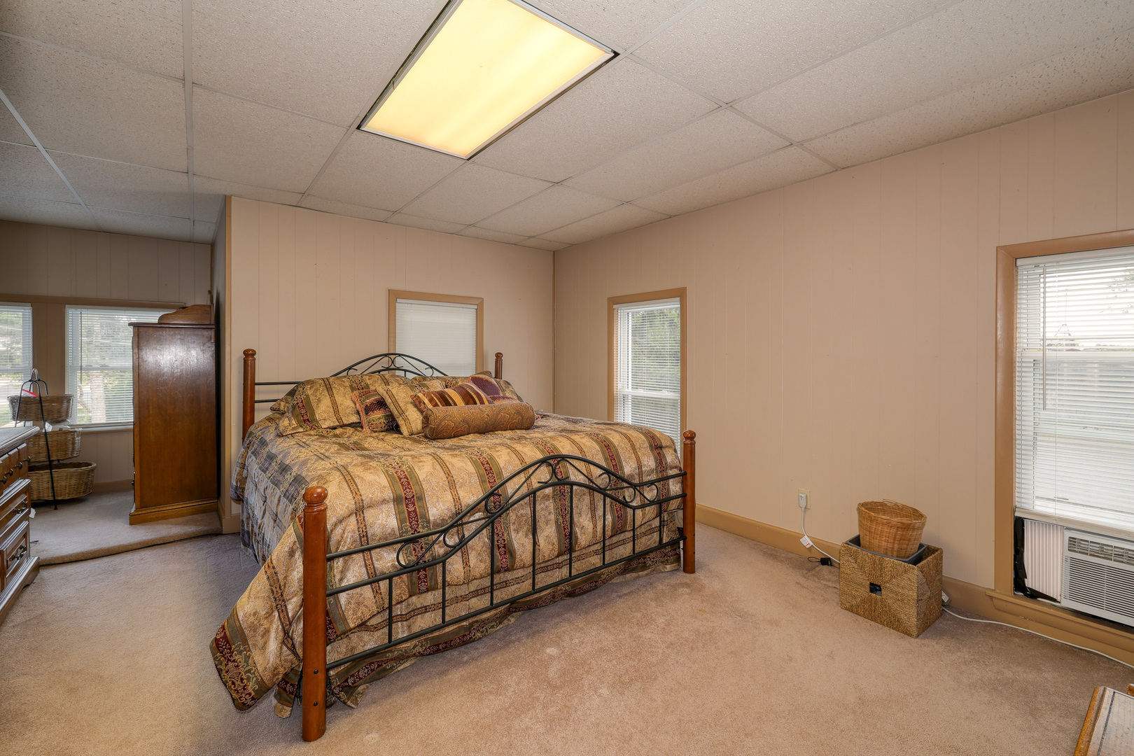 205 W Pierce Street, Elburn, IL 60119