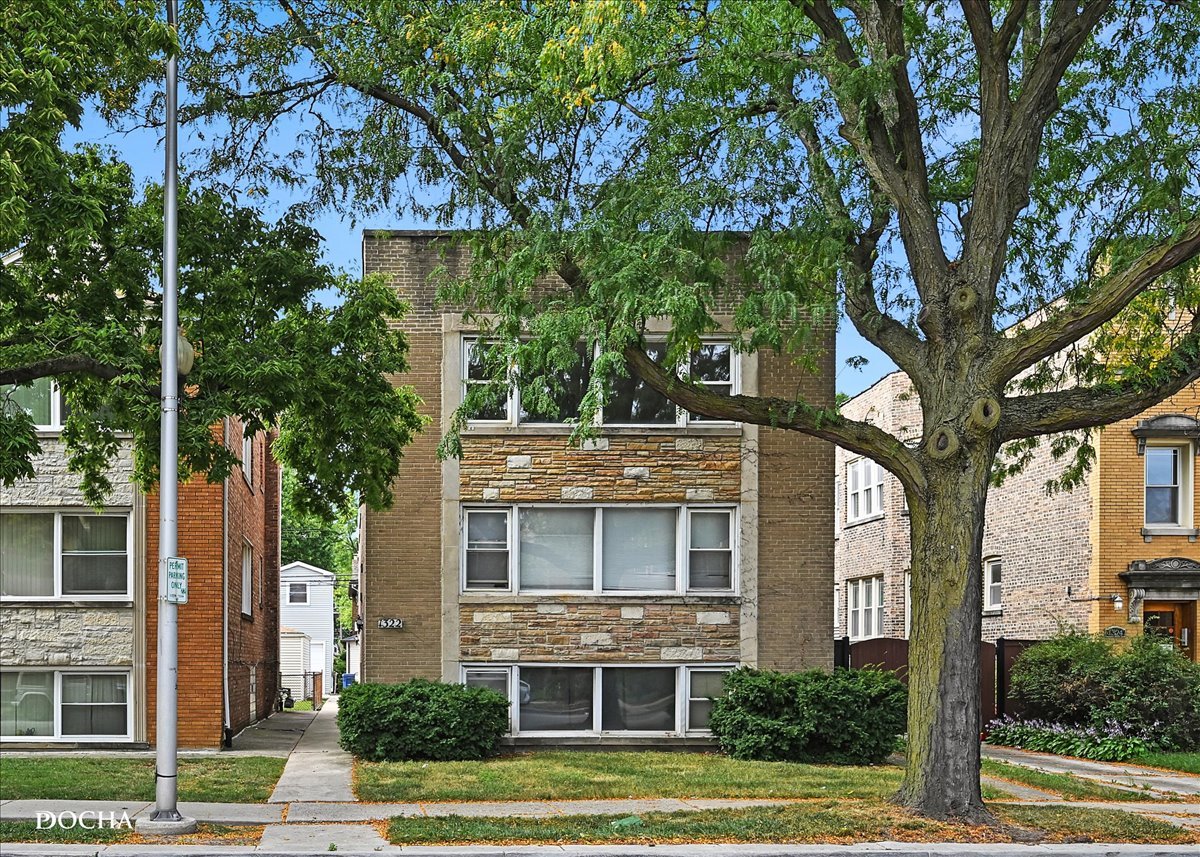 1322 N Austin Boulevard, Oak Park, IL 60302