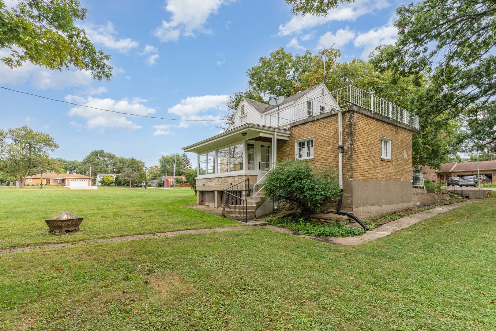 110 Homestead Drive, Wood Dale, IL 60191