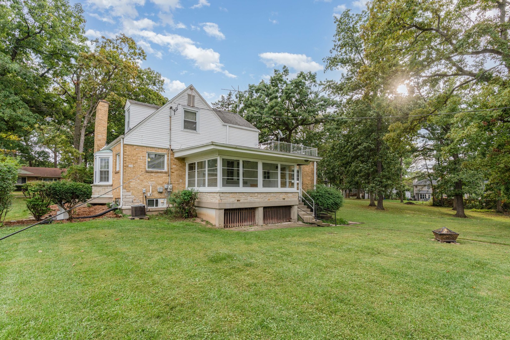 110 Homestead Drive, Wood Dale, IL 60191