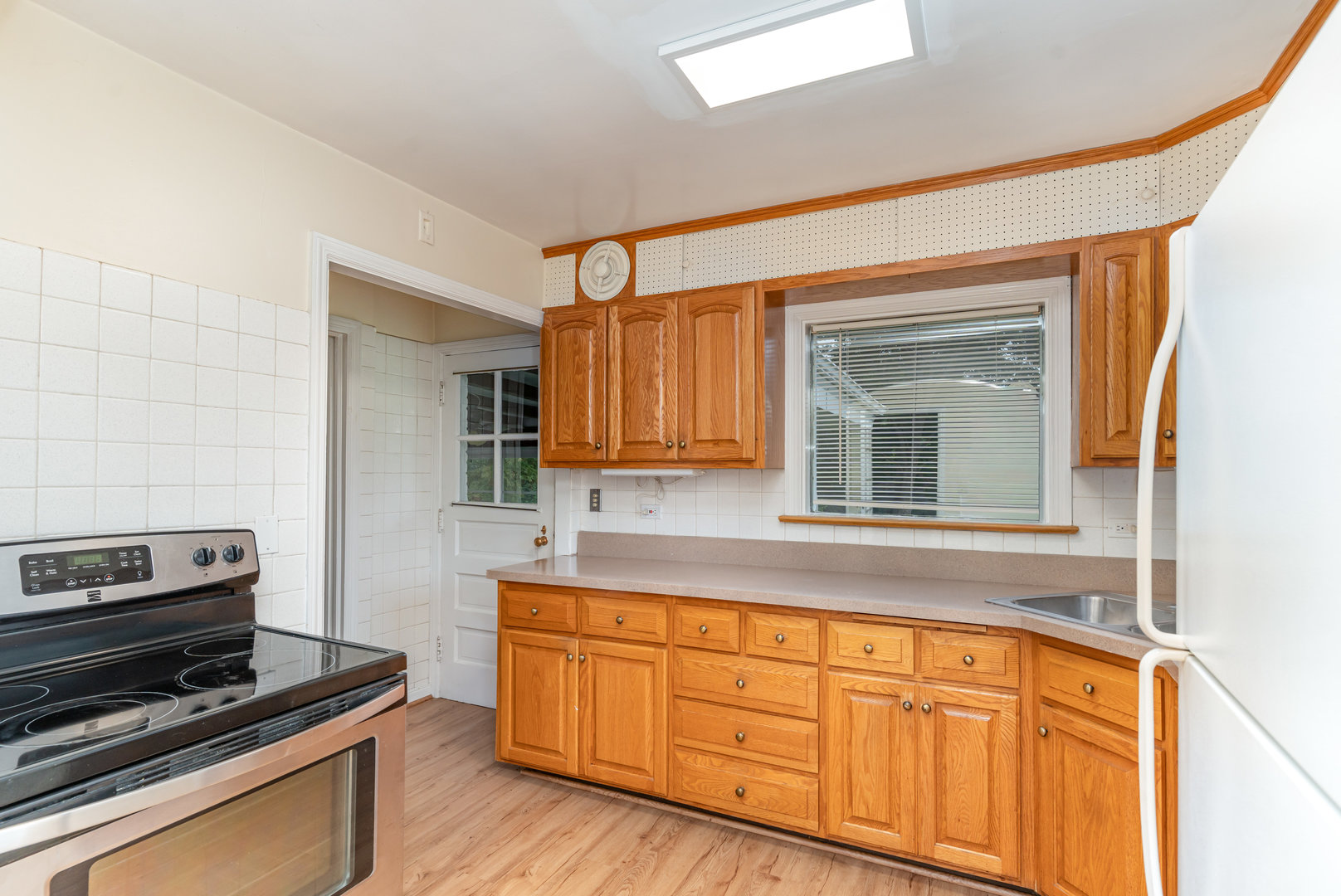 110 Homestead Drive, Wood Dale, IL 60191