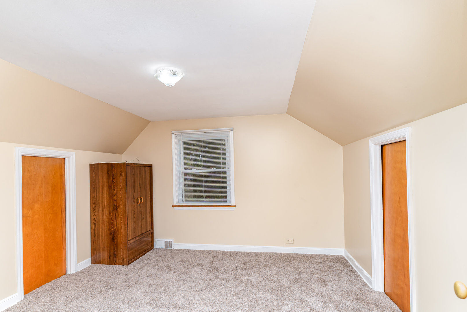 110 Homestead Drive, Wood Dale, IL 60191