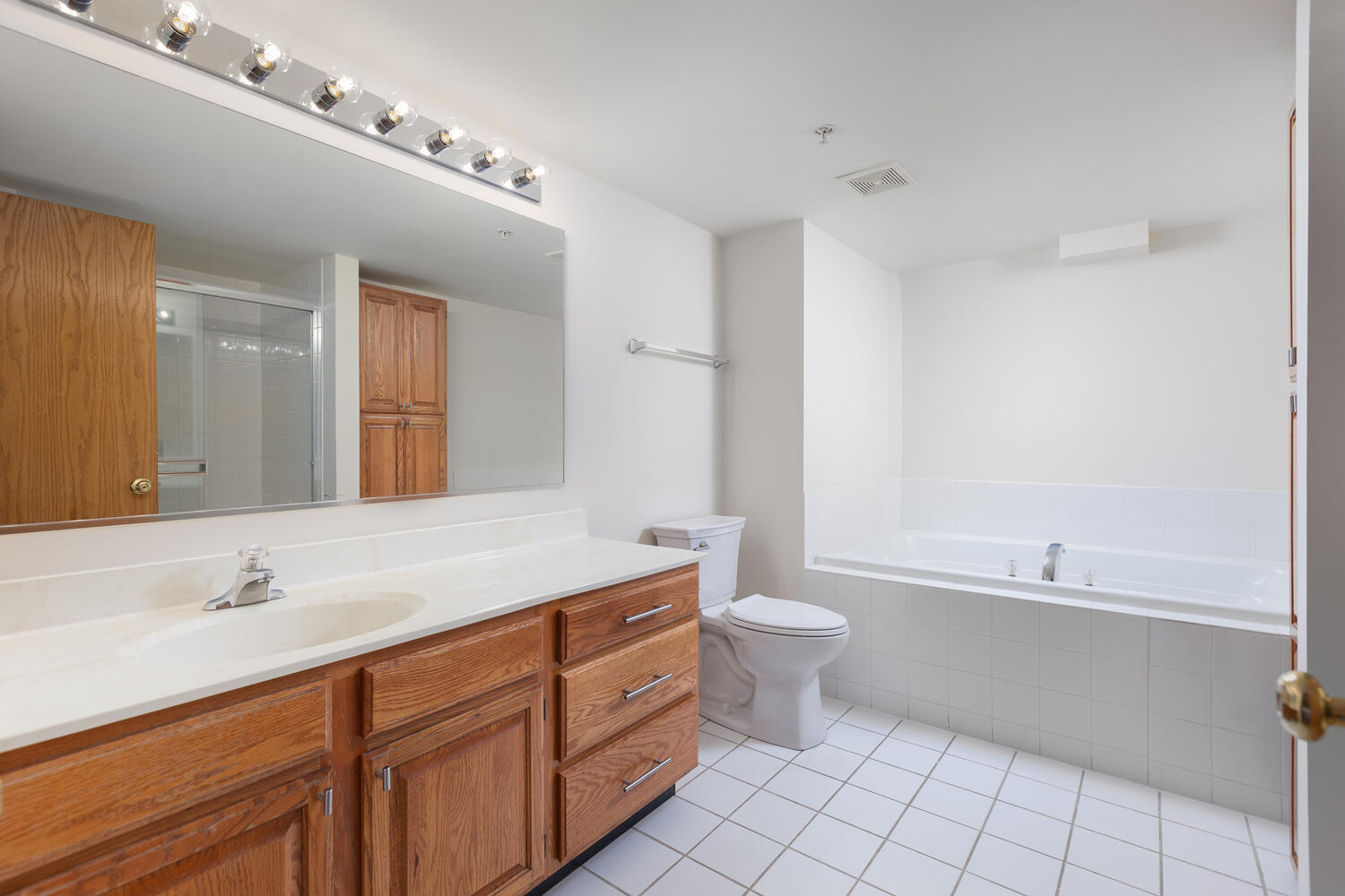 2020 Saint Regis Drive #509, Lombard, IL 60148