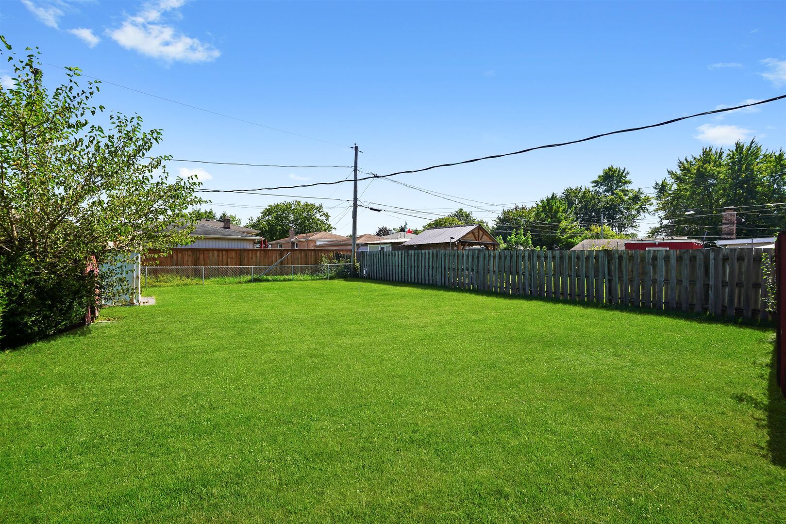 17007 Oakwood Avenue, Lansing, IL 60438