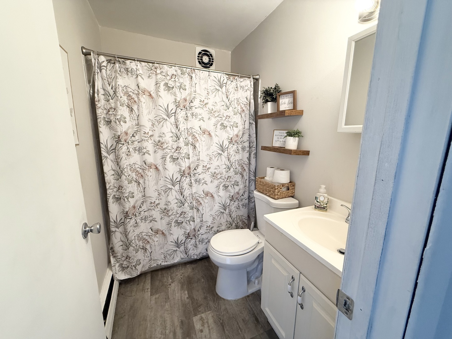 605 N Wolf Road #B9, Hillside, IL 60162