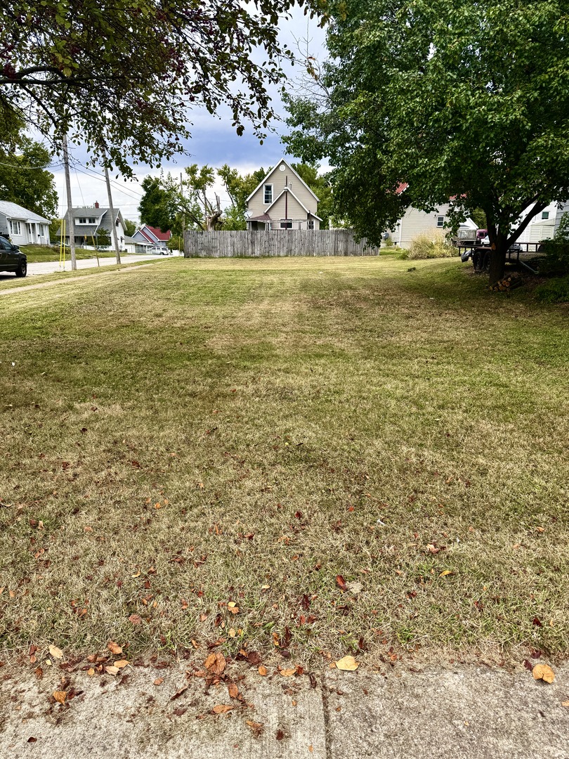 1115 W Oakland Avenue, Bloomington, IL 61701