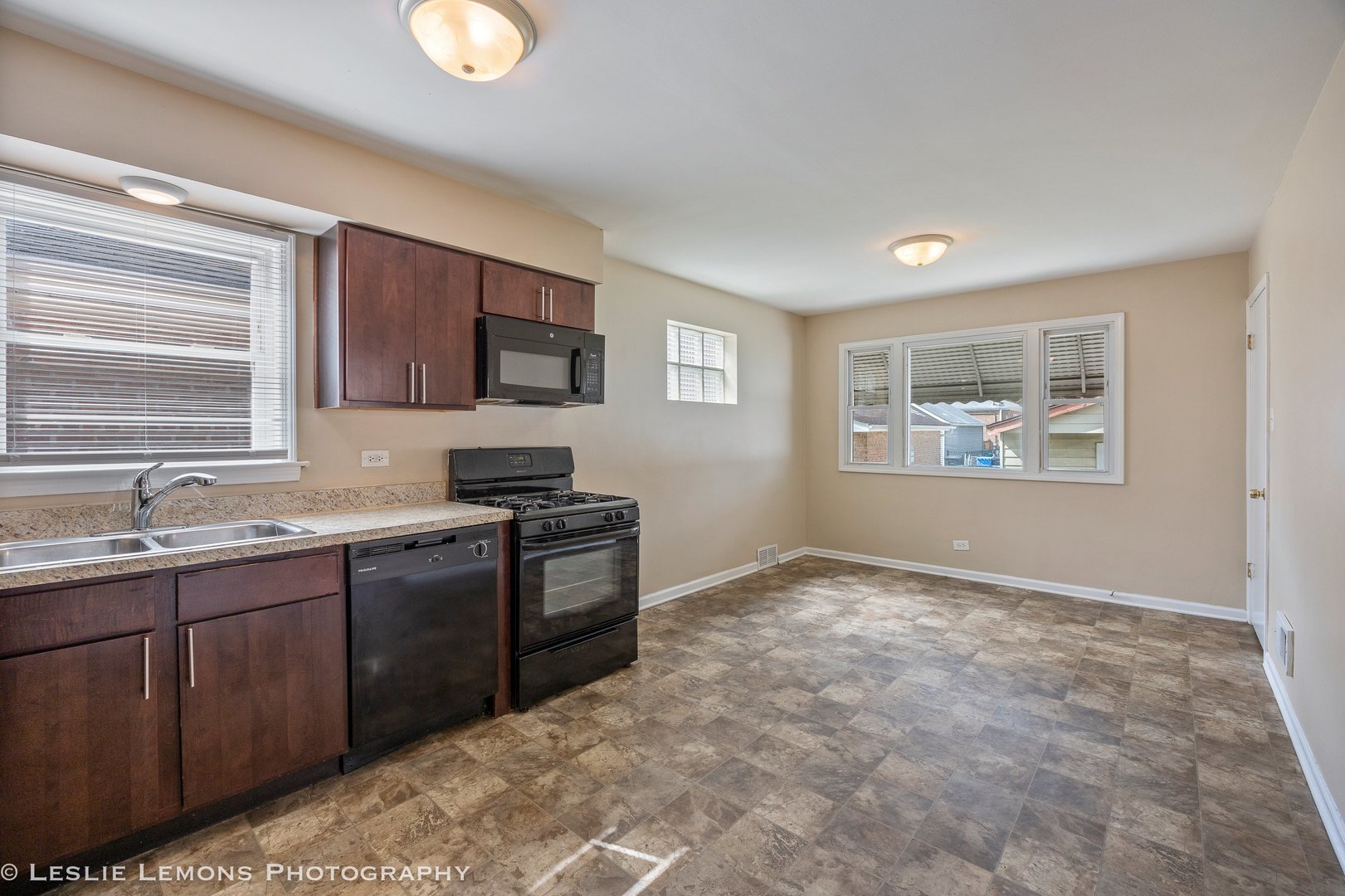 5112 S Nashville Avenue, Chicago, IL 60638