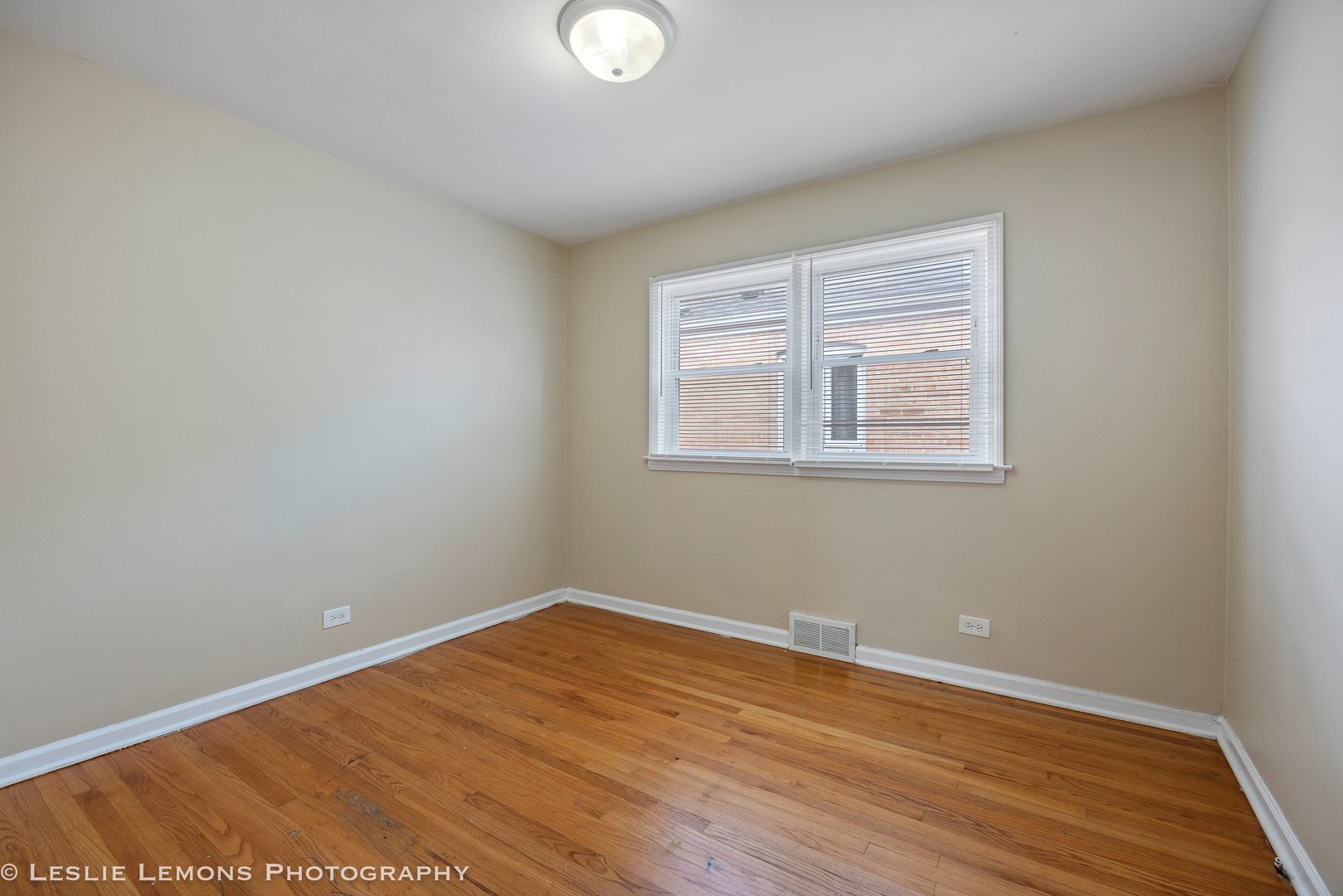 5112 S Nashville Avenue, Chicago, IL 60638