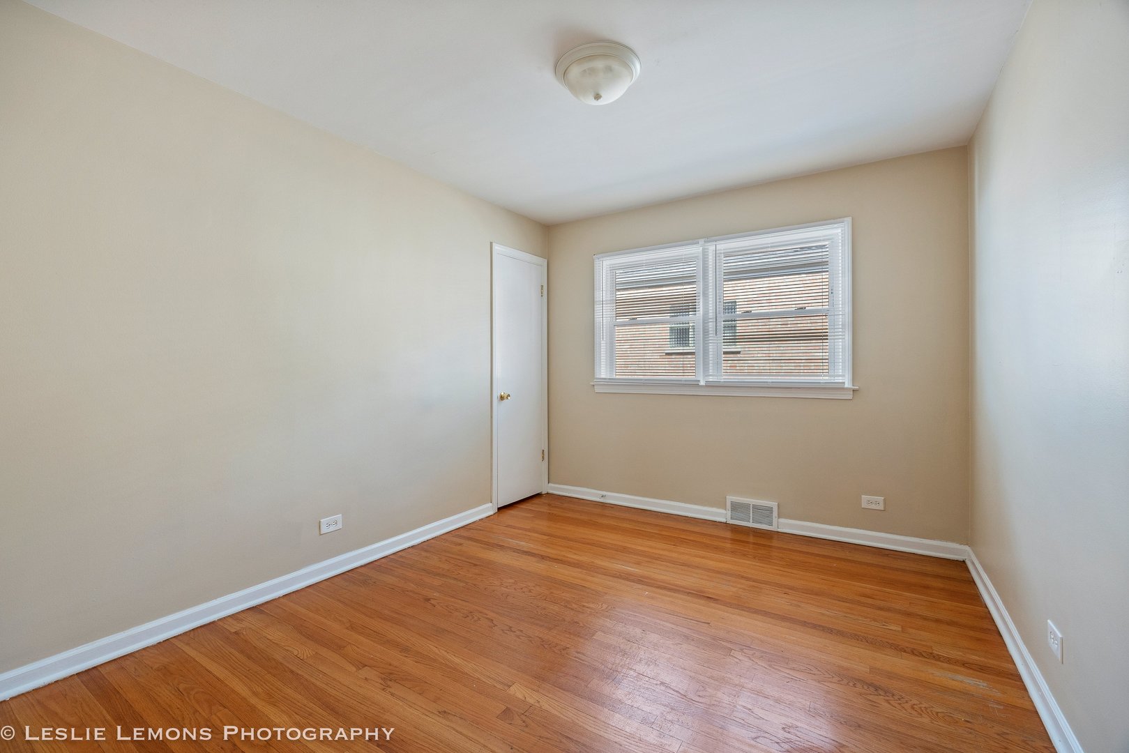 5112 S Nashville Avenue, Chicago, IL 60638