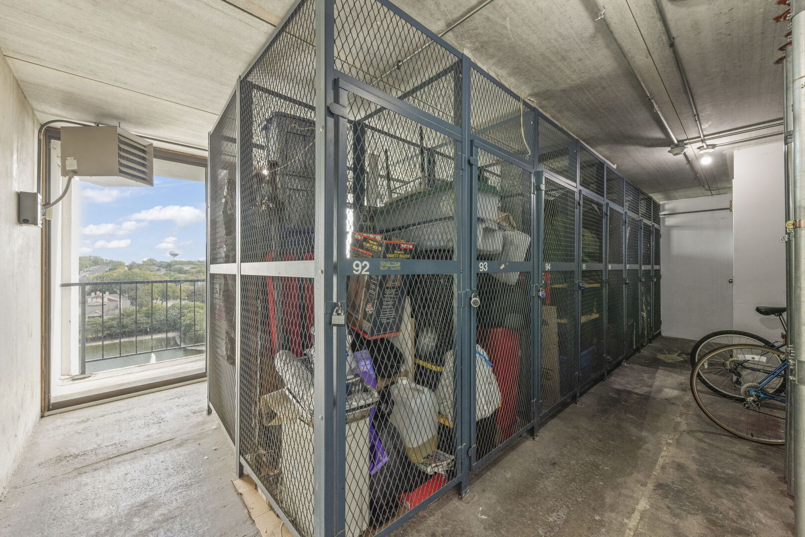 2005 S Finley Road #901, Lombard, IL 60148