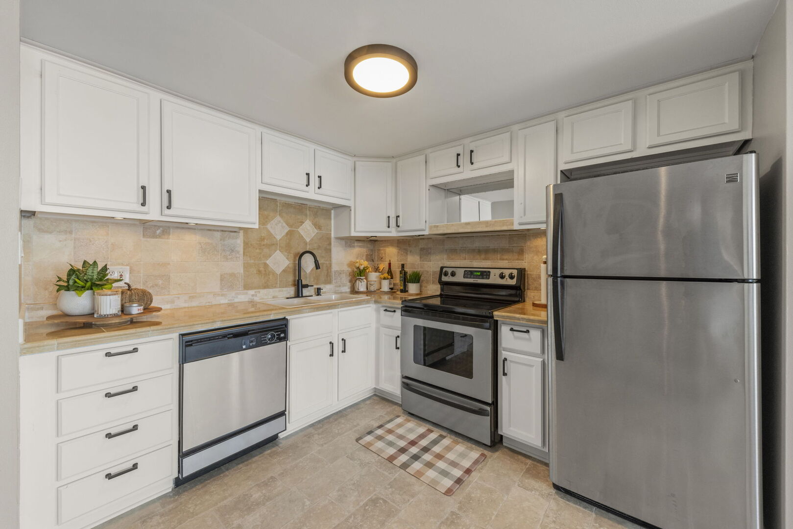 2005 S Finley Road #901, Lombard, IL 60148